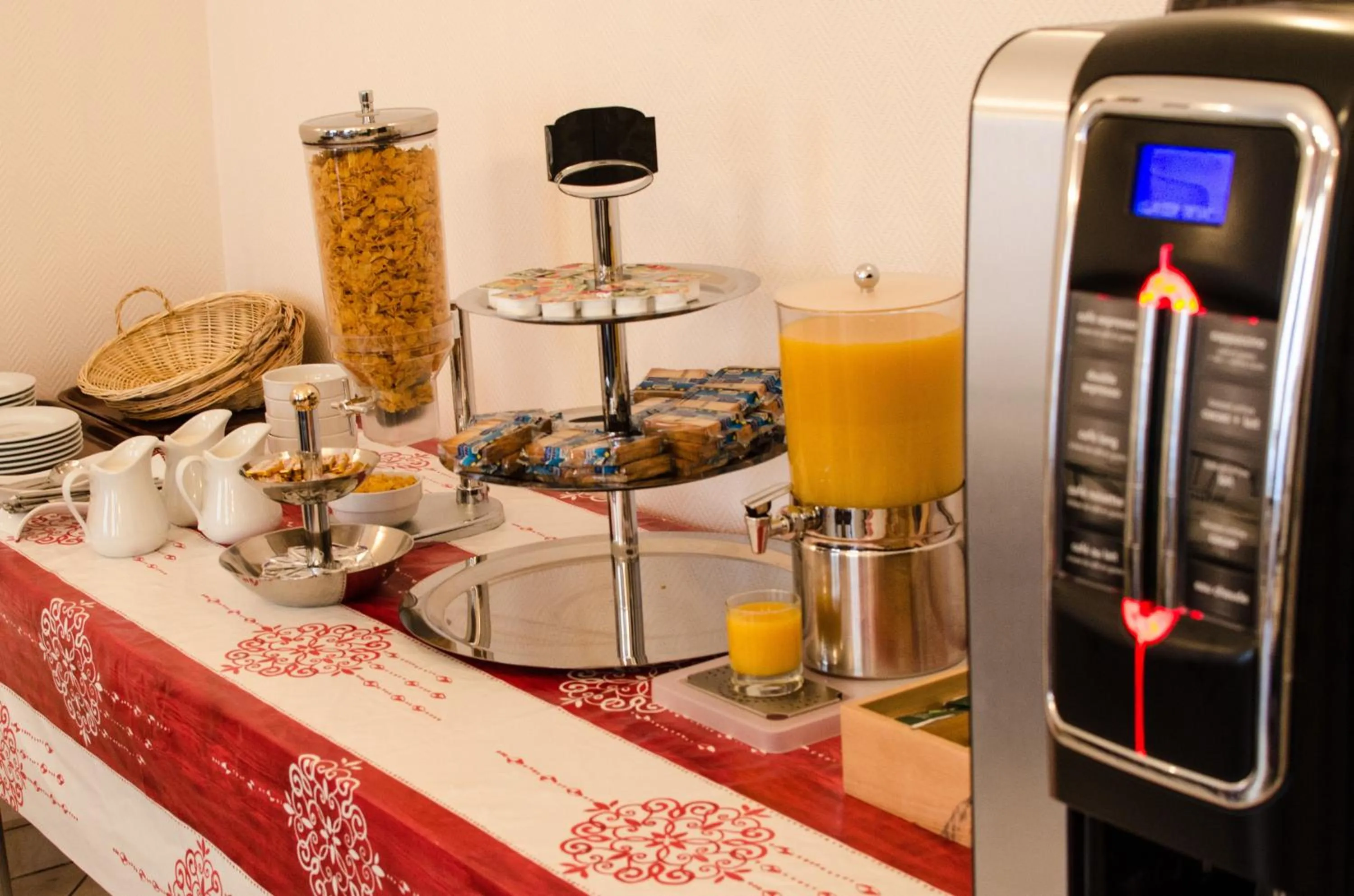 Food and drinks in Hotel Paris Bruxelles