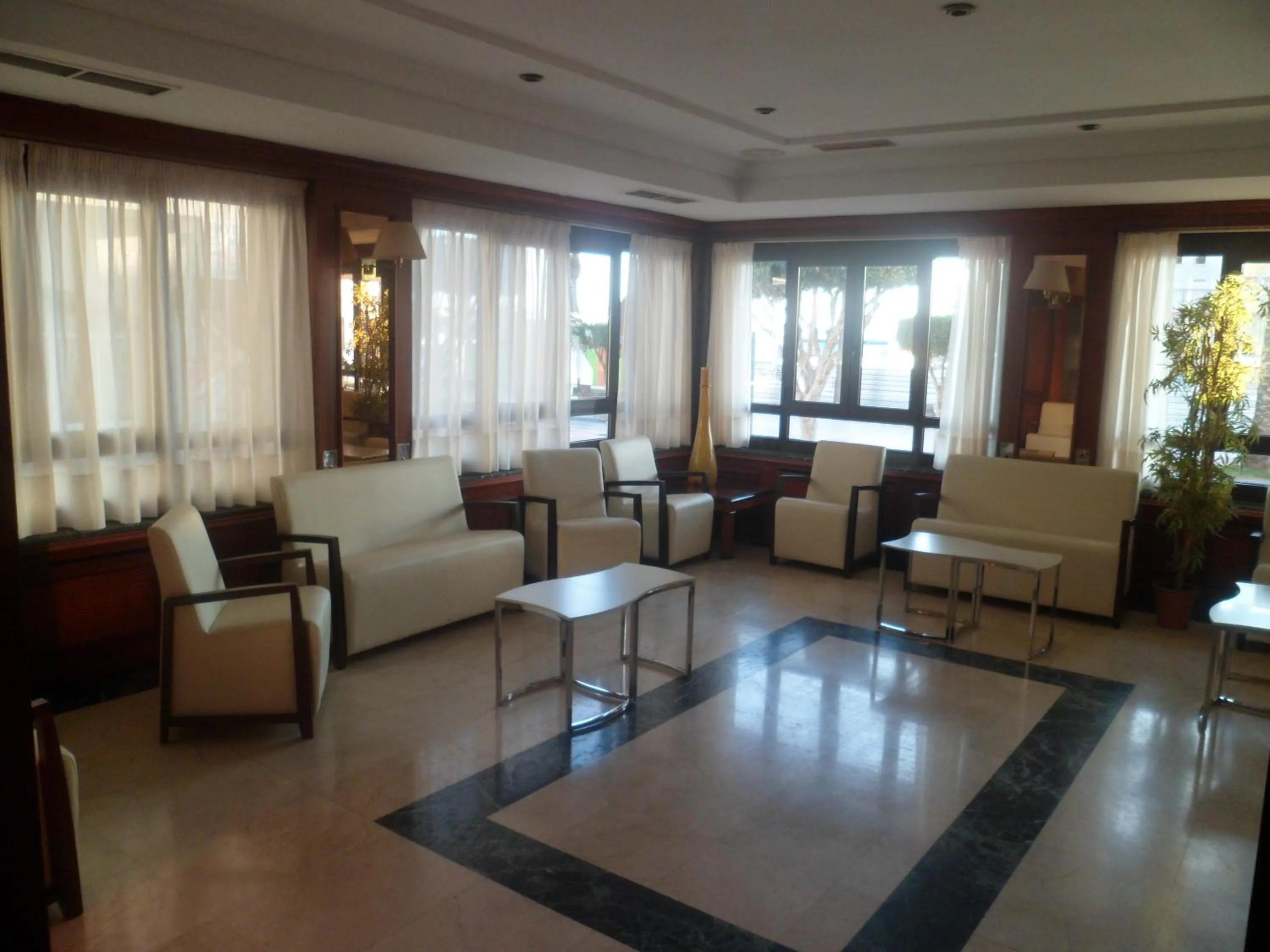 Communal lounge/ TV room in Hotel Ribera