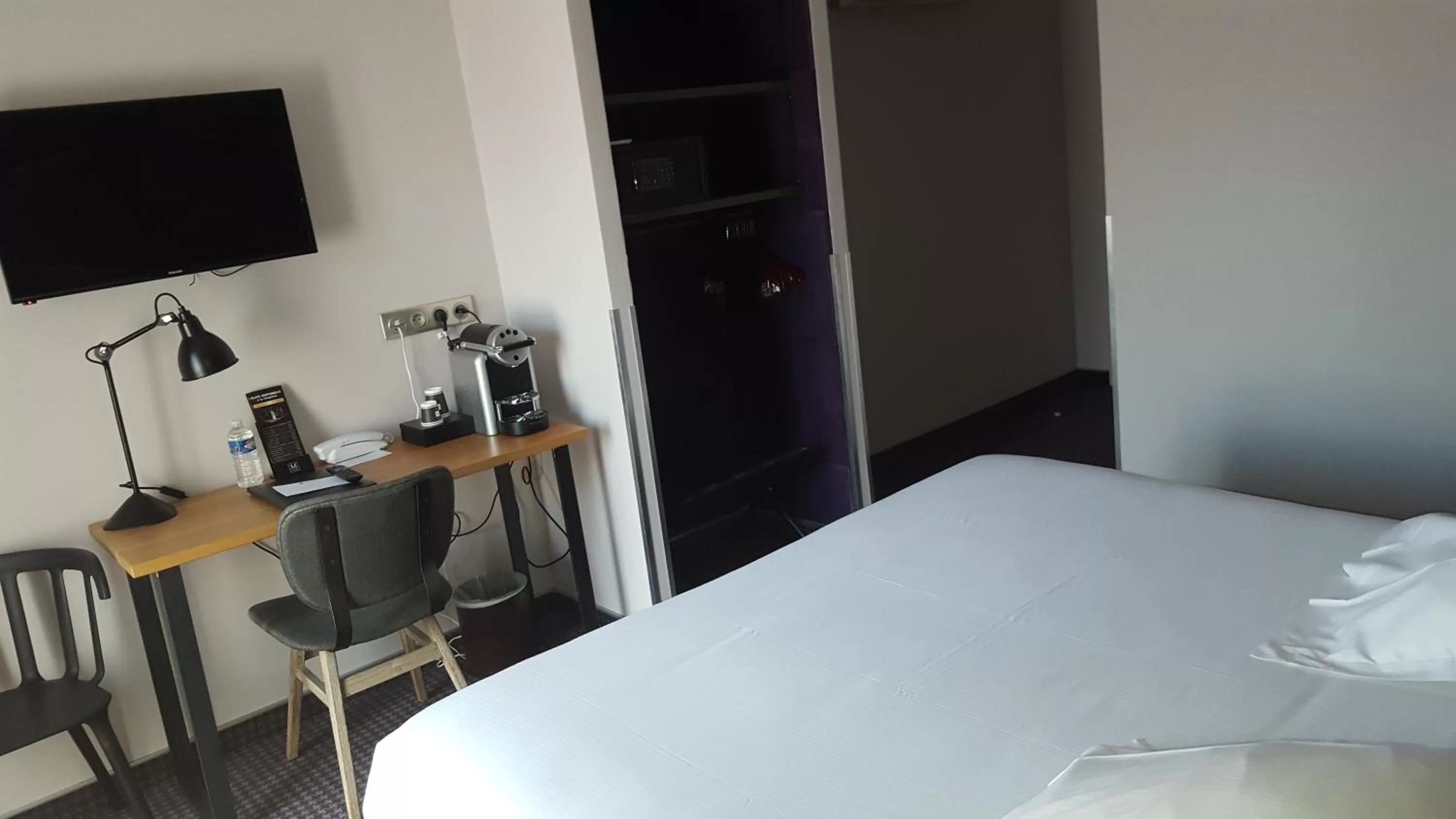 Bed in Best Western Citadelle