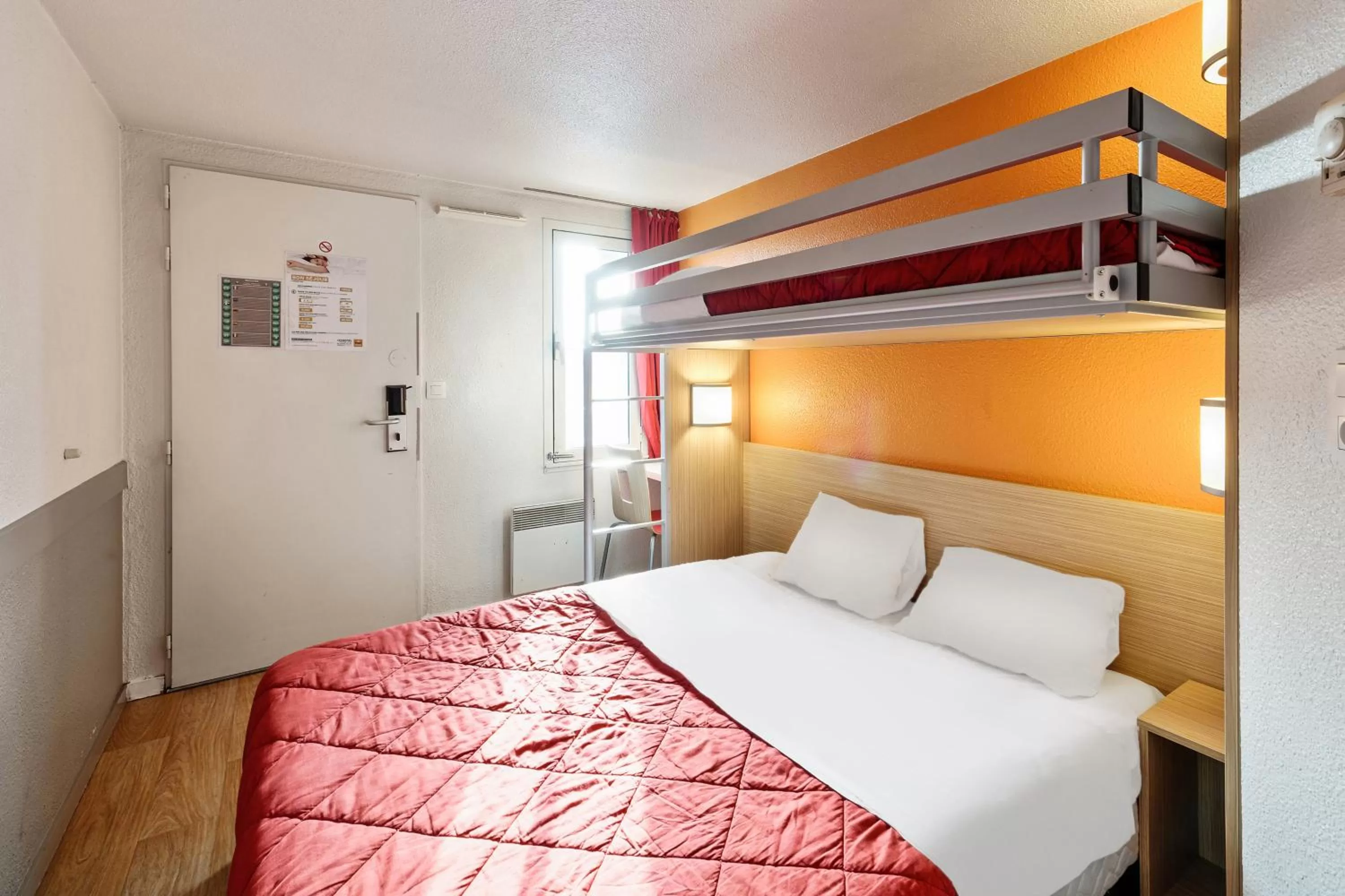 Bedroom, Bed in Premiere Classe Dijon Sud - Marsannay