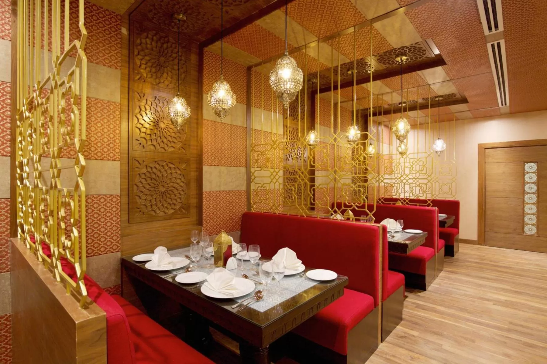 Restaurant/places to eat in Wyndham Garden Manama