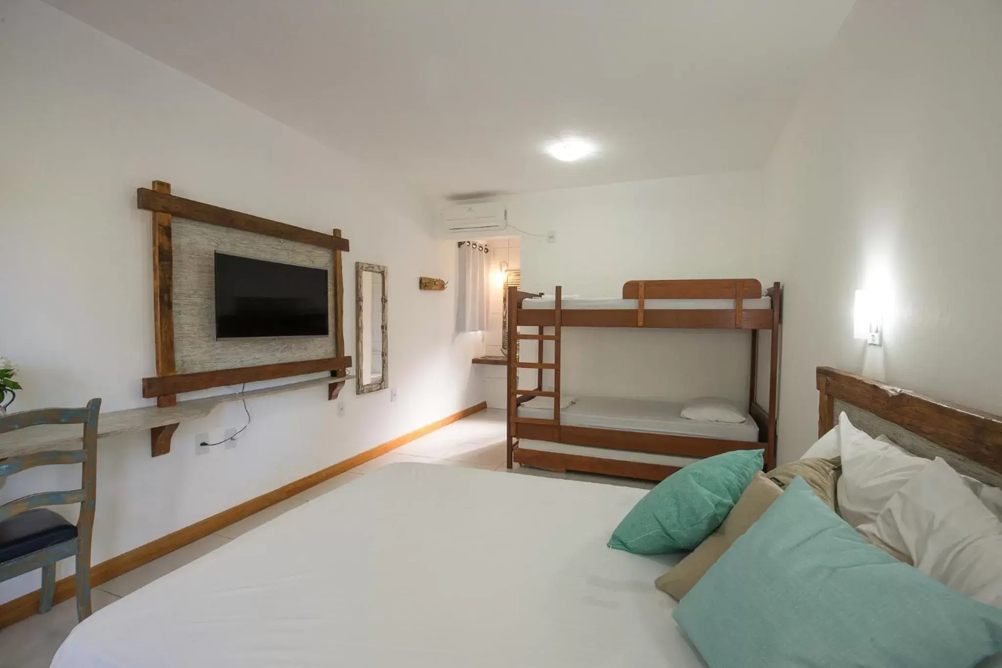 Family Room with Balcony in Hotel Chácara das Flores Family Room with Balcony in Hotel Chácara das Flores