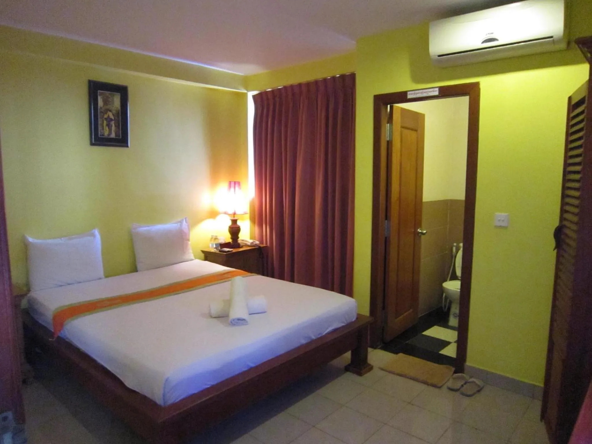 Bedroom in Star Wood Inn