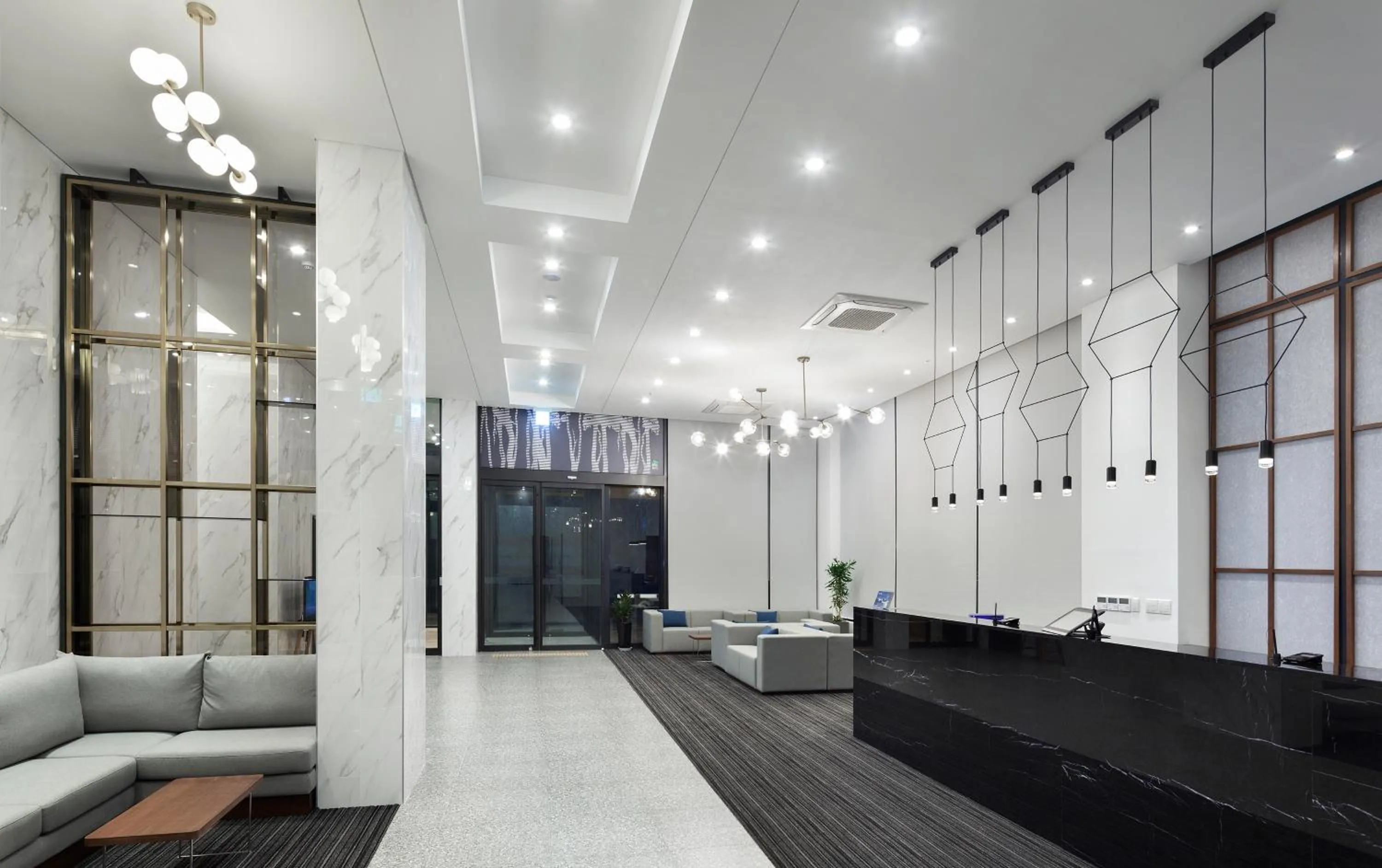 Lobby or reception in Gangneung City Hotel