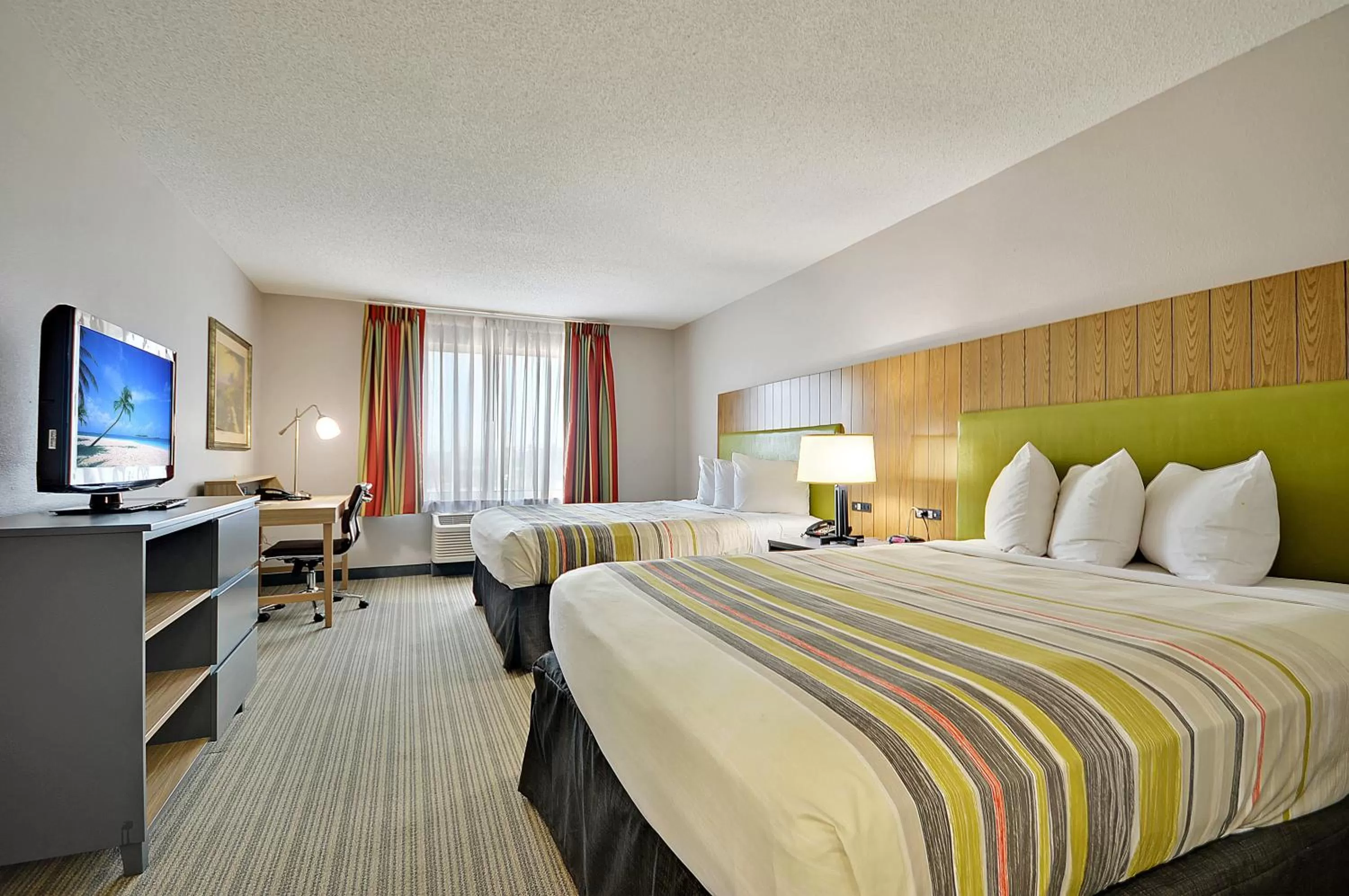 Bedroom, Bed in Country Inn & Suites By Radisson, Charleston North, SC