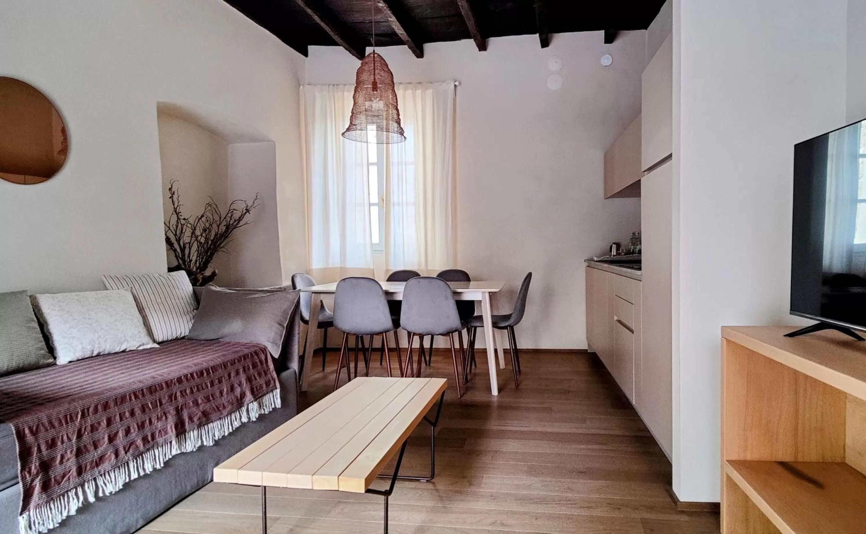Living room, Bed in Dandelion Como Suites & Park