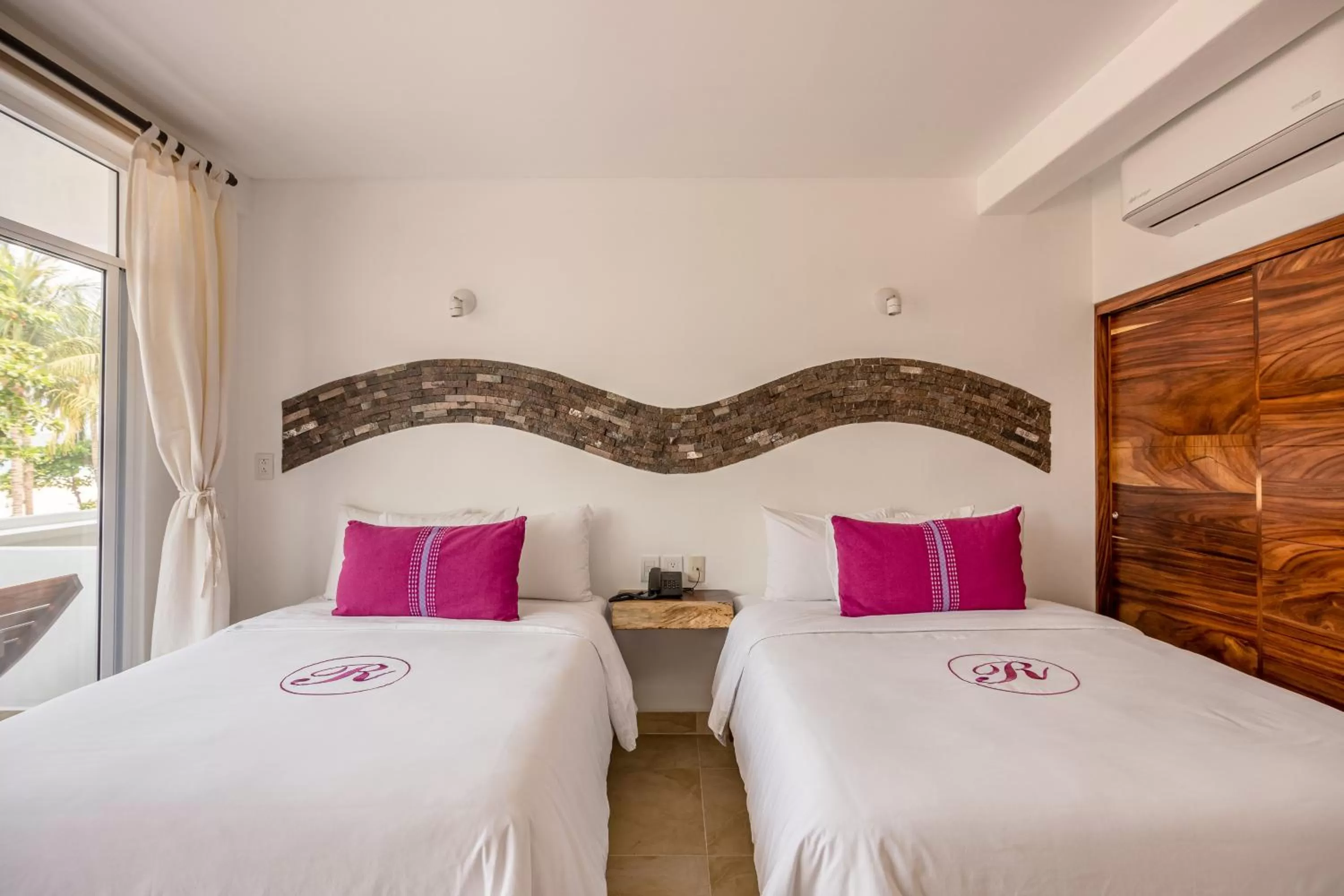 Bed in Hotel Rockaway