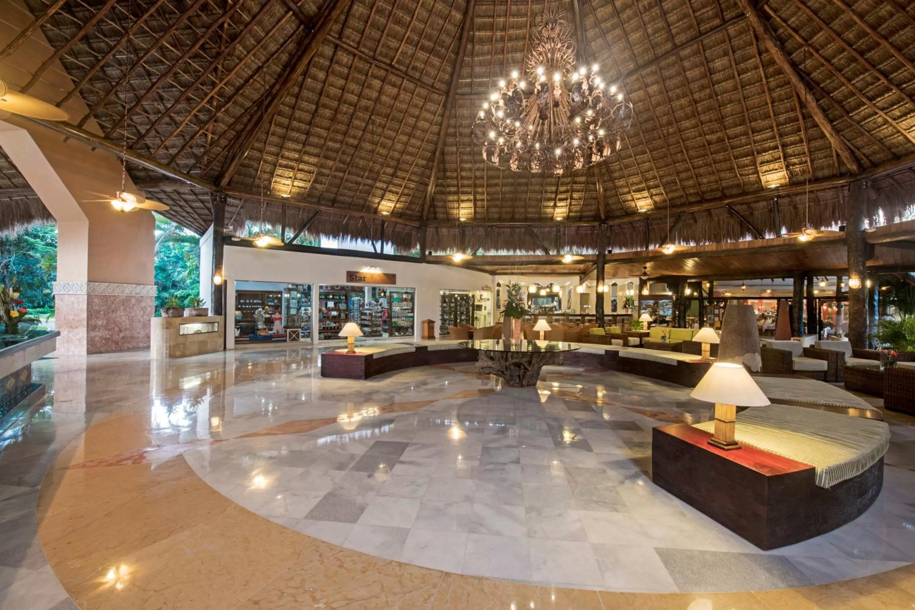 Lobby or reception in Iberostar Waves Cozumel - All Inclusive