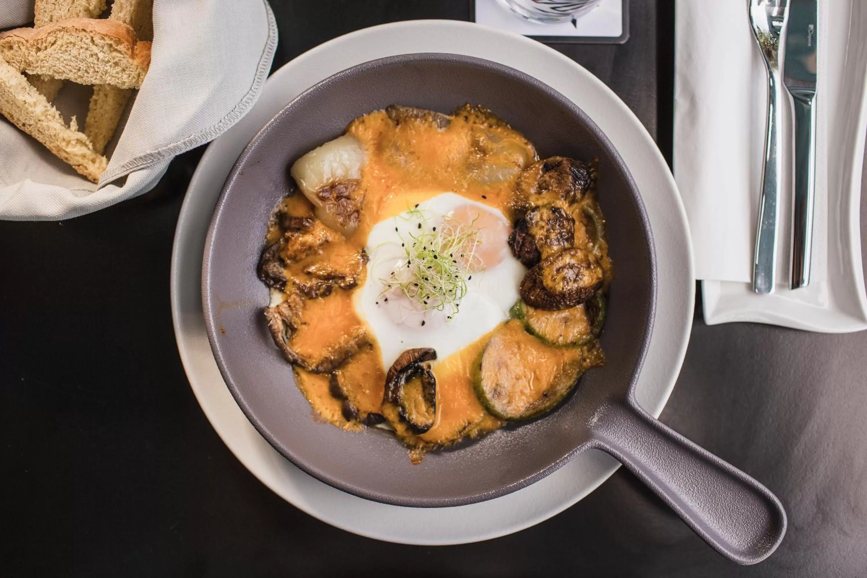 Breakfast in Mava Apartamente