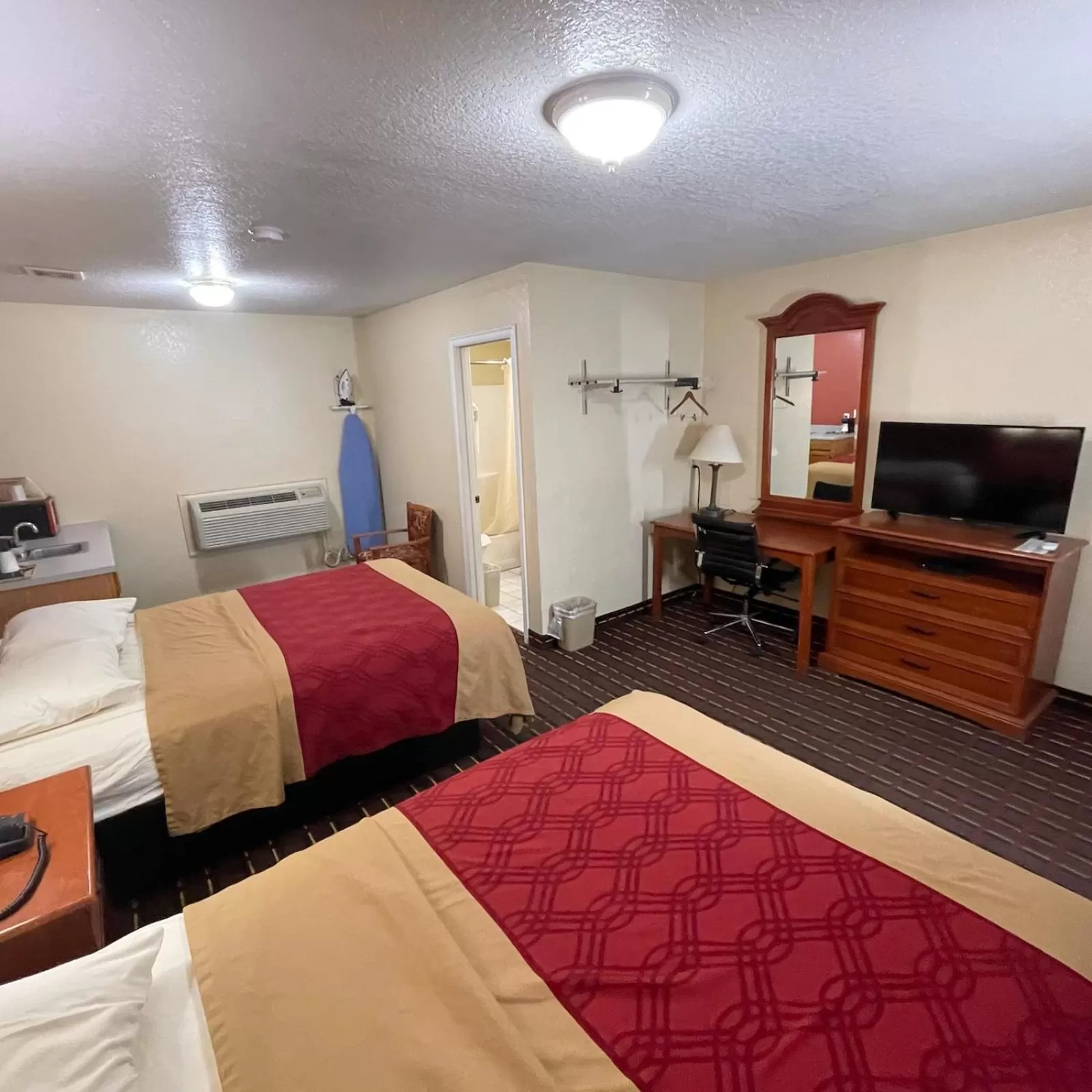 Bed in Budget Inn Madill