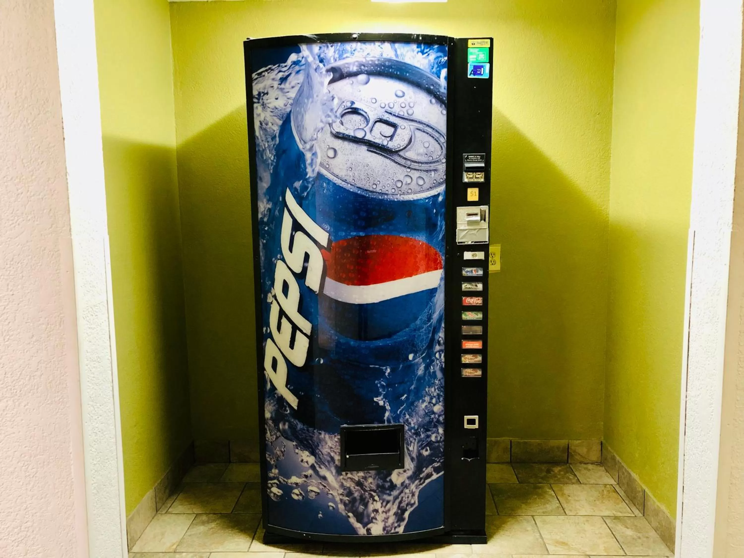 Drinks in Motel 6 Tulsa, OK Airport