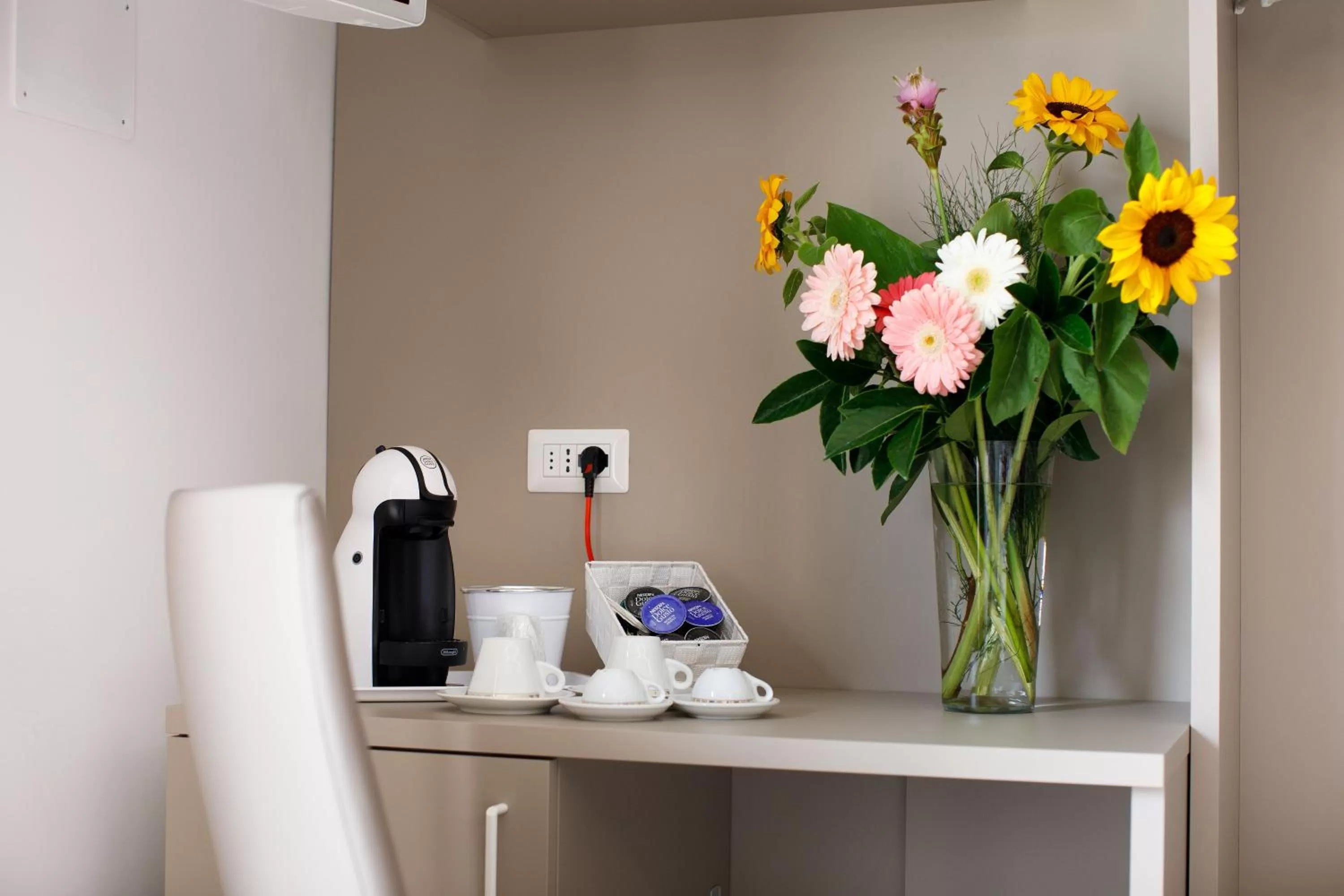 Coffee/tea facilities in Le Muse Suite