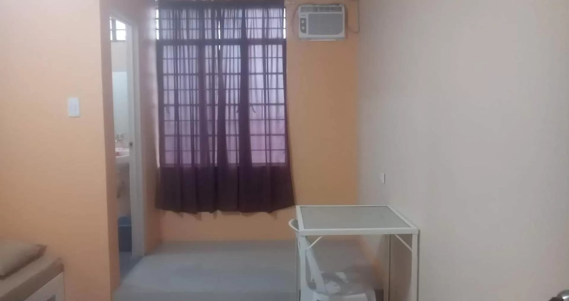 Toilet in ROBIE'S TRANSIENTS ROOMS