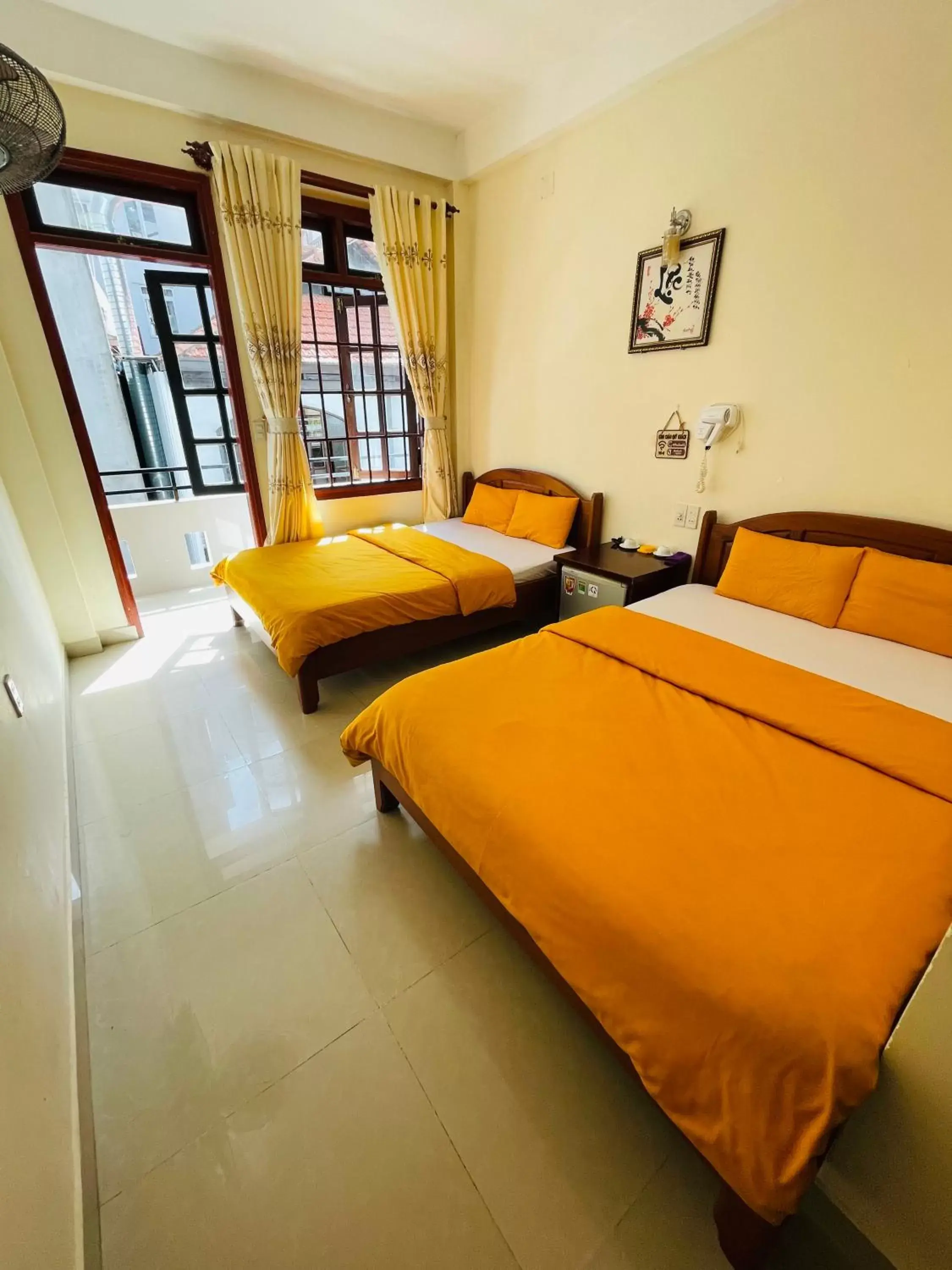 Quadruple Room with Balcony in Thái Thanh Quadruple Room with Balcony in Thái Thanh