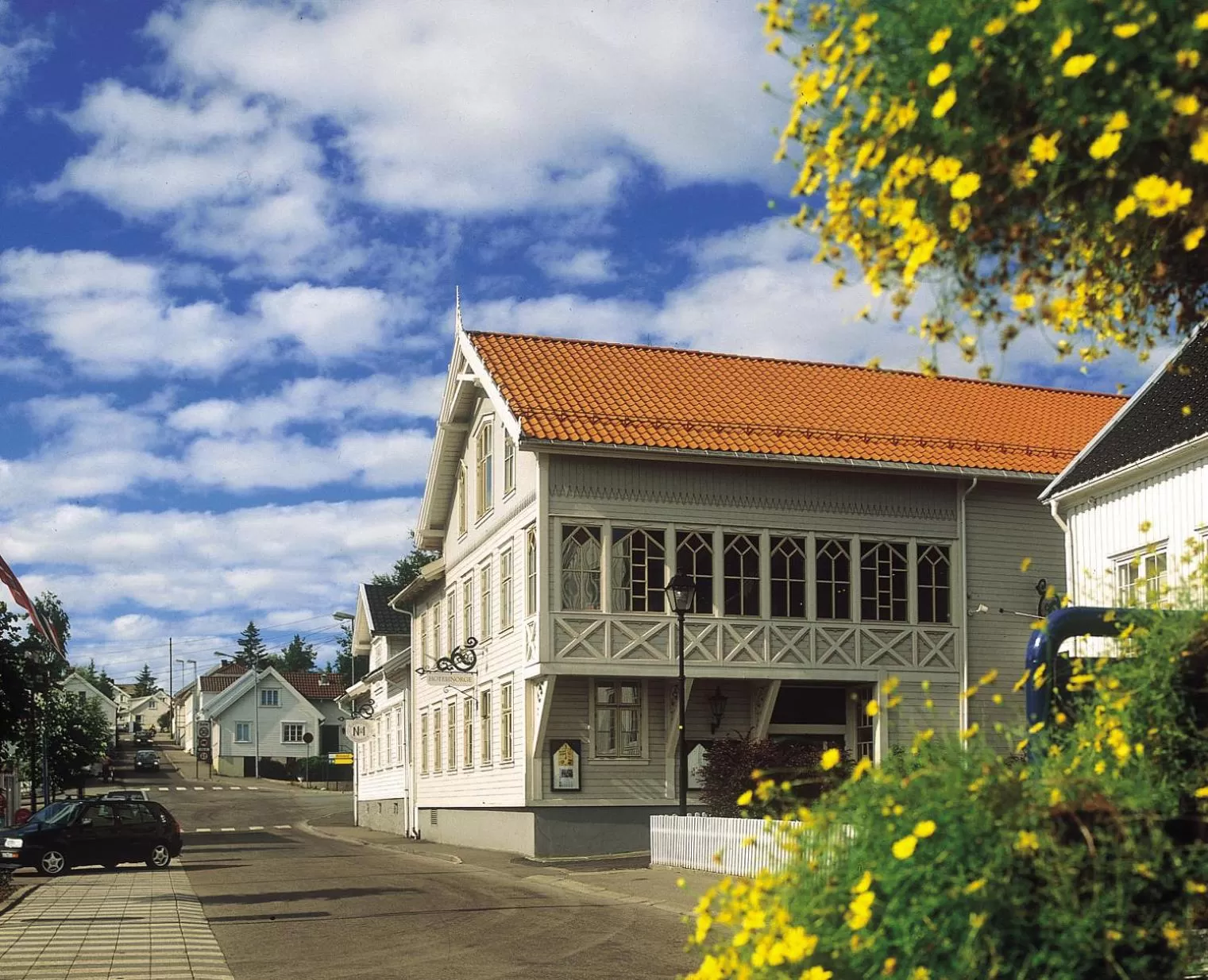 Property building in Lillesand Hotel Norge
