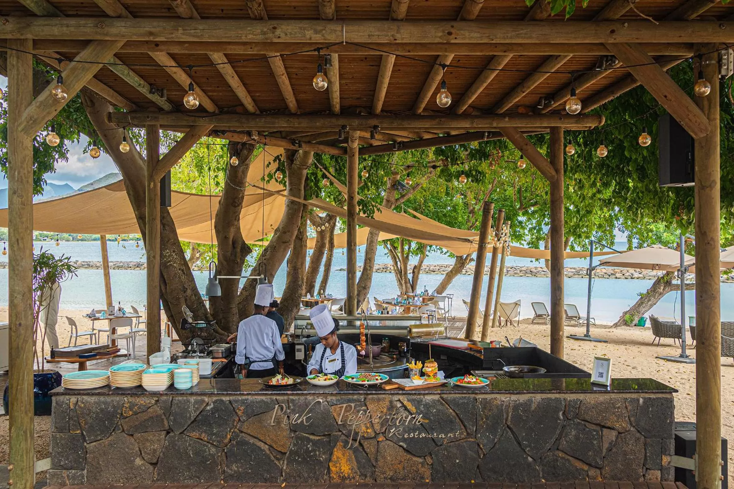 Restaurant/places to eat in Sands Suites Resort & Spa