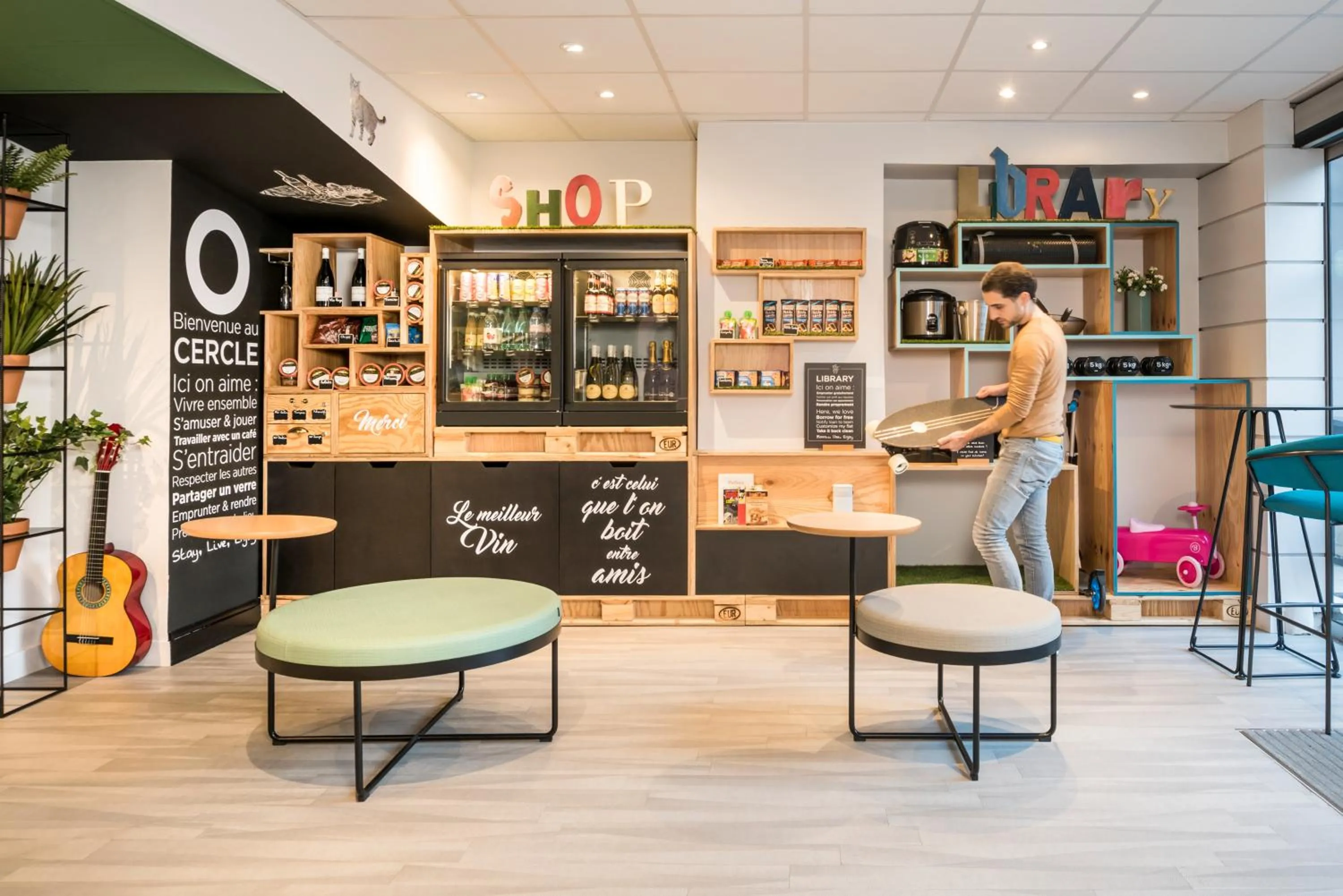 Restaurant/places to eat in Aparthotel Adagio Paris Montmartre