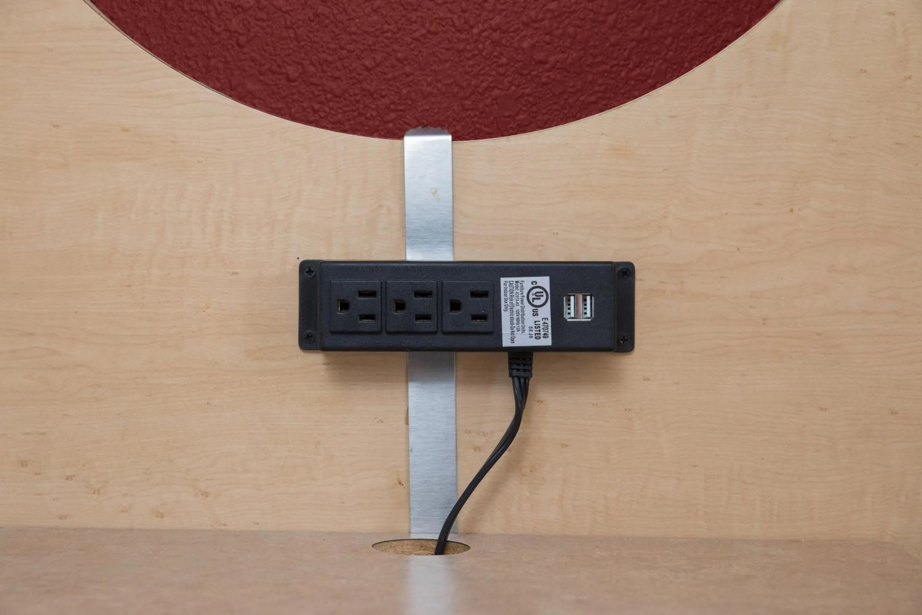 Photo of the whole room in Red Roof Inn Cincinnati Northeast - Blue Ash