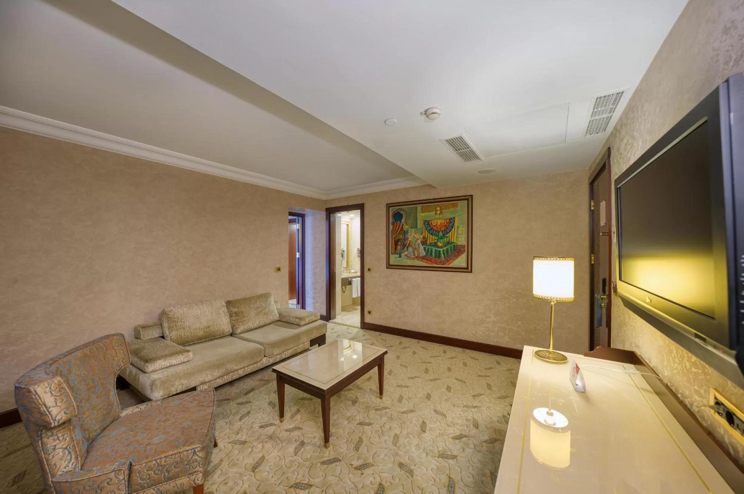 Living room in Crowne Plaza Istanbul - Old City by IHG