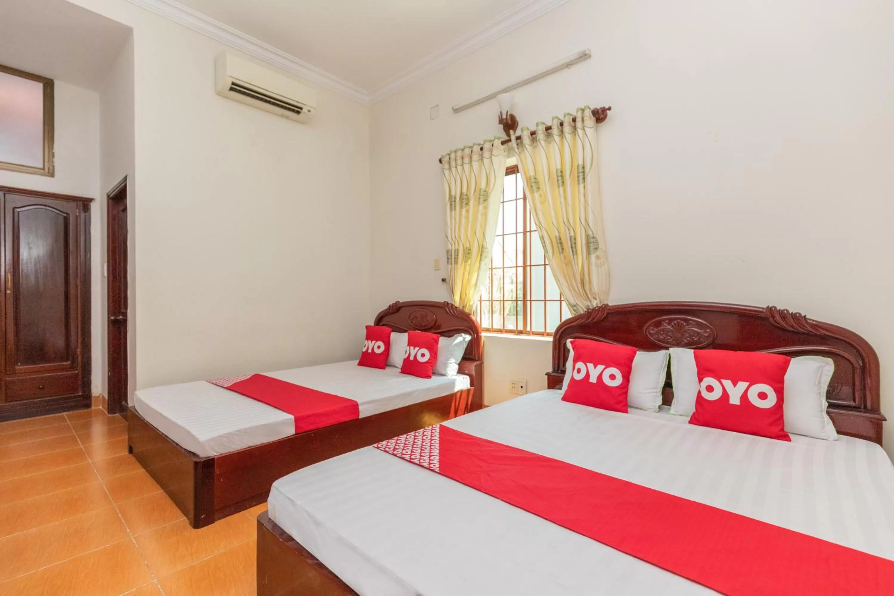 Photo of the whole room, Bed in Lien Thuy Hotel