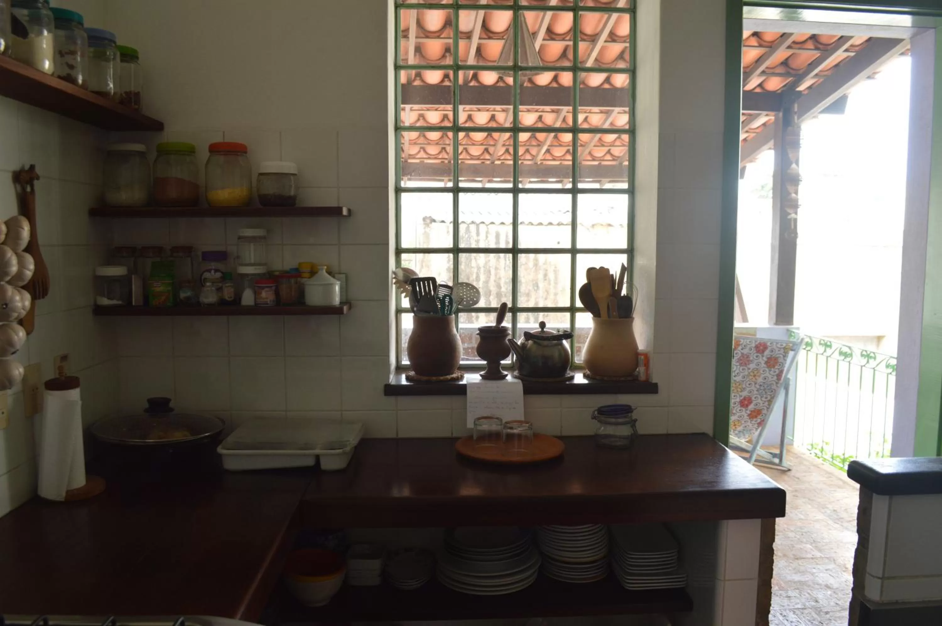Communal kitchen in Pousada Baluarte