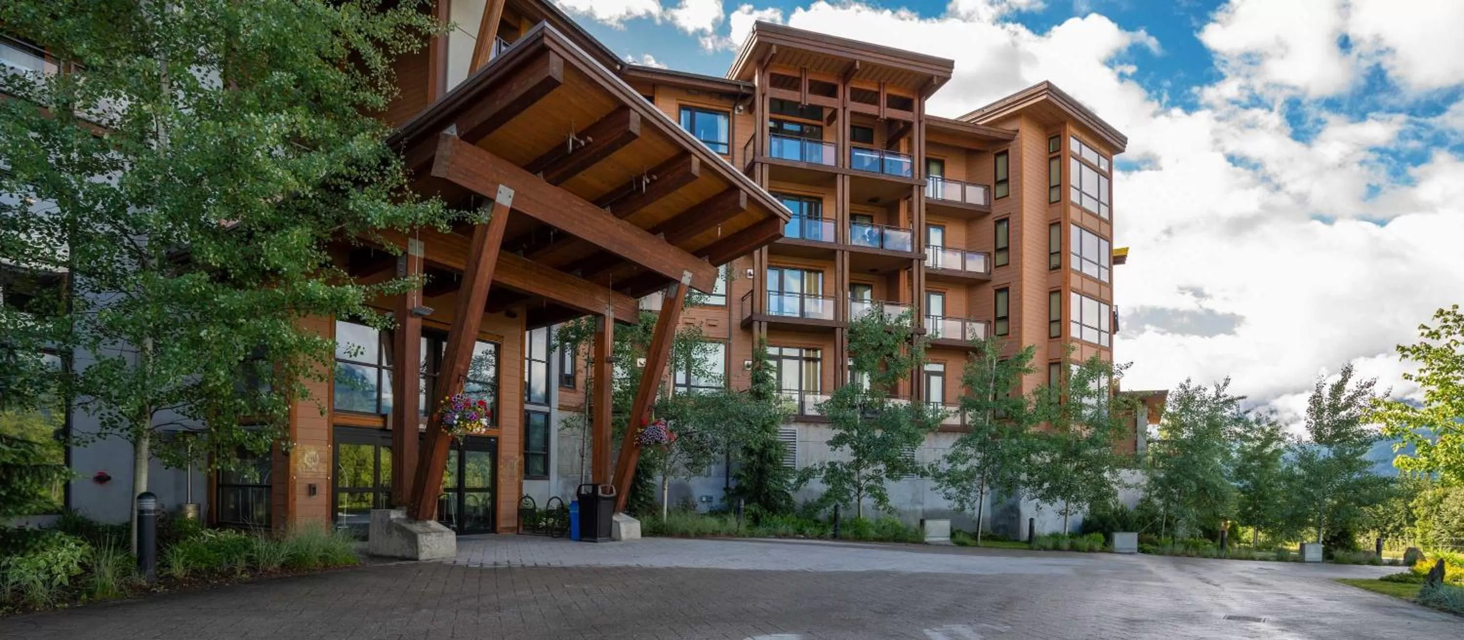 Property building in Sutton Place Hotel Revelstoke Mountain Resort