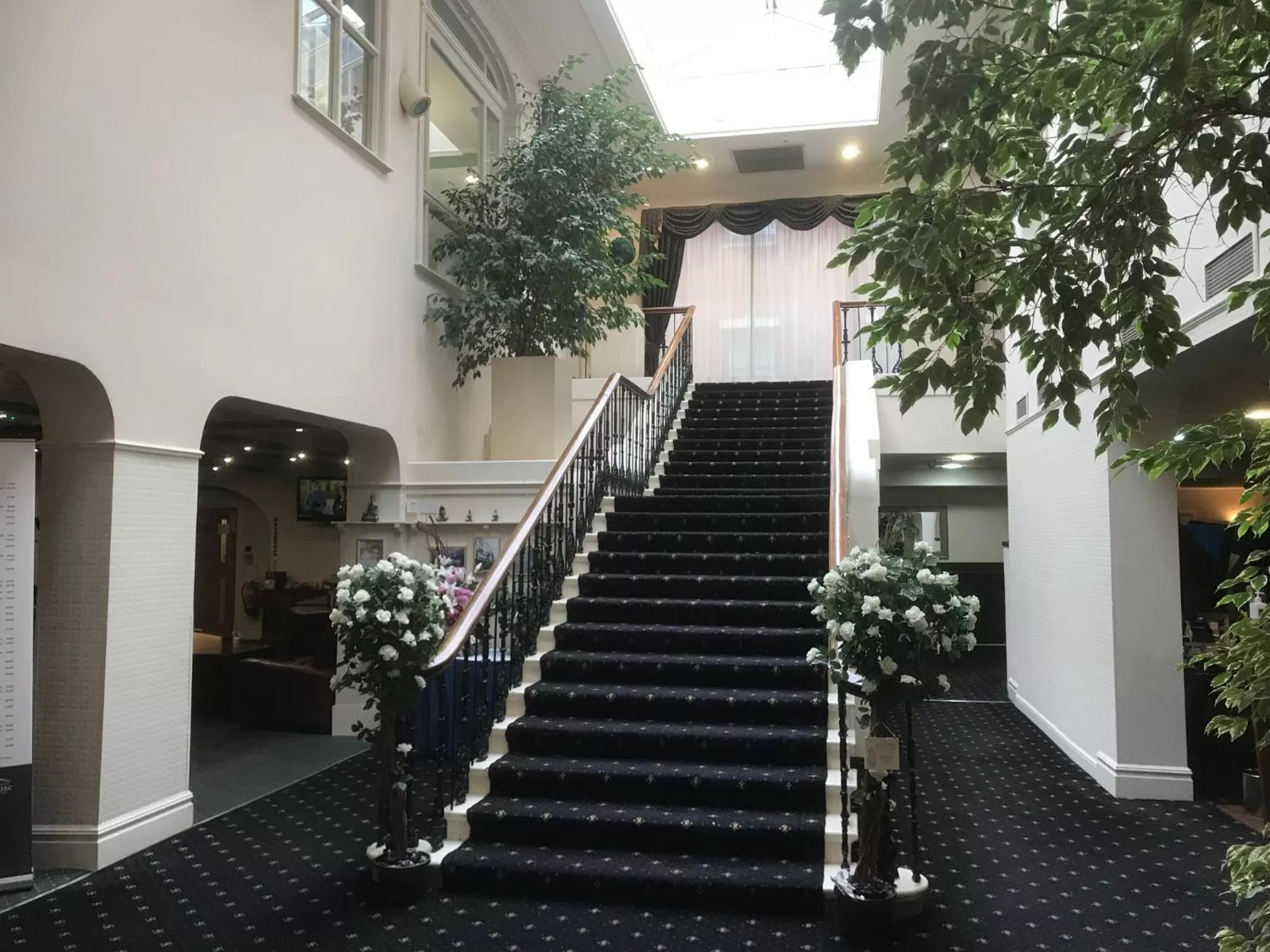 Lobby or reception in The Worcester Whitehouse Hotel