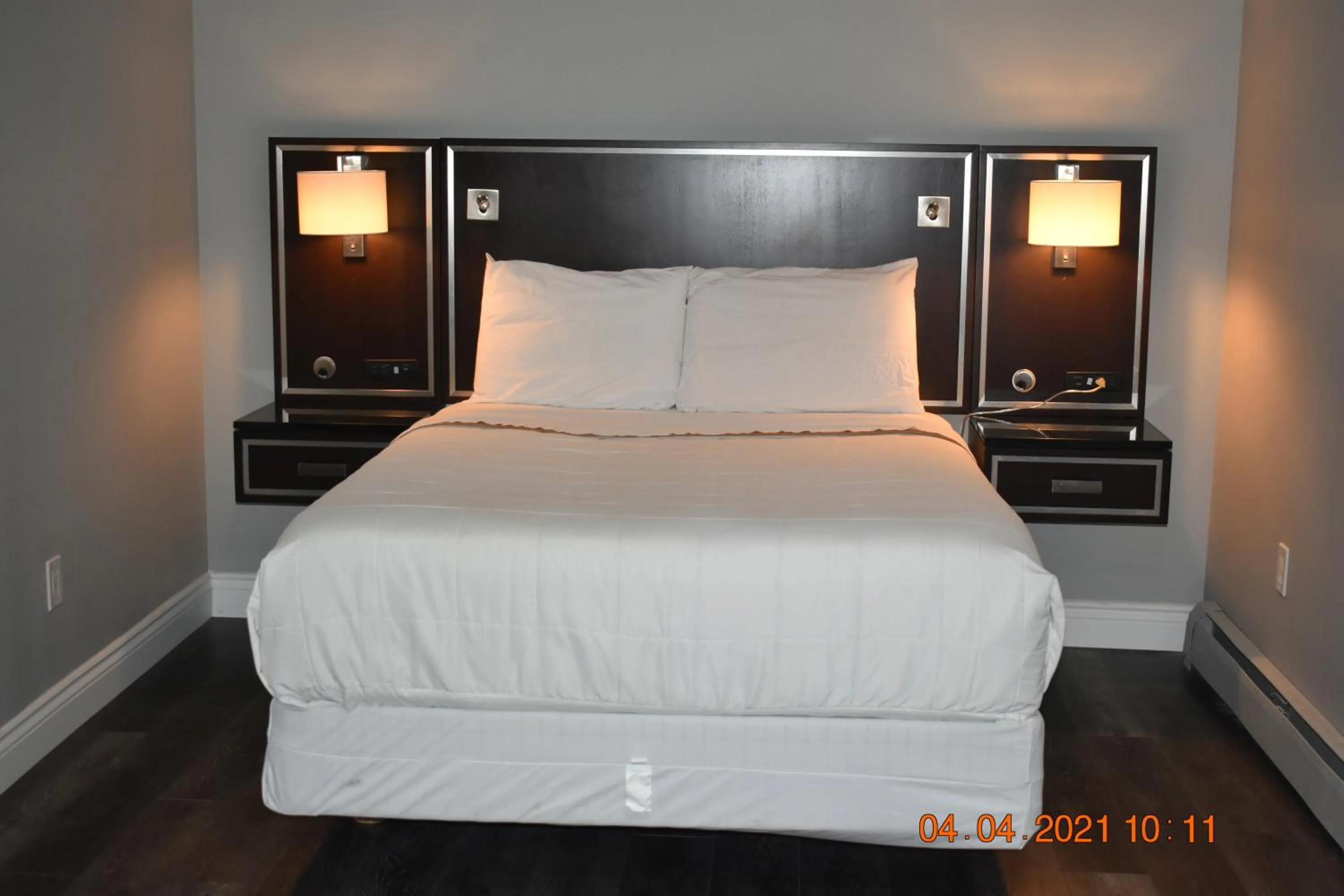 Bed in Time Travellers Motel