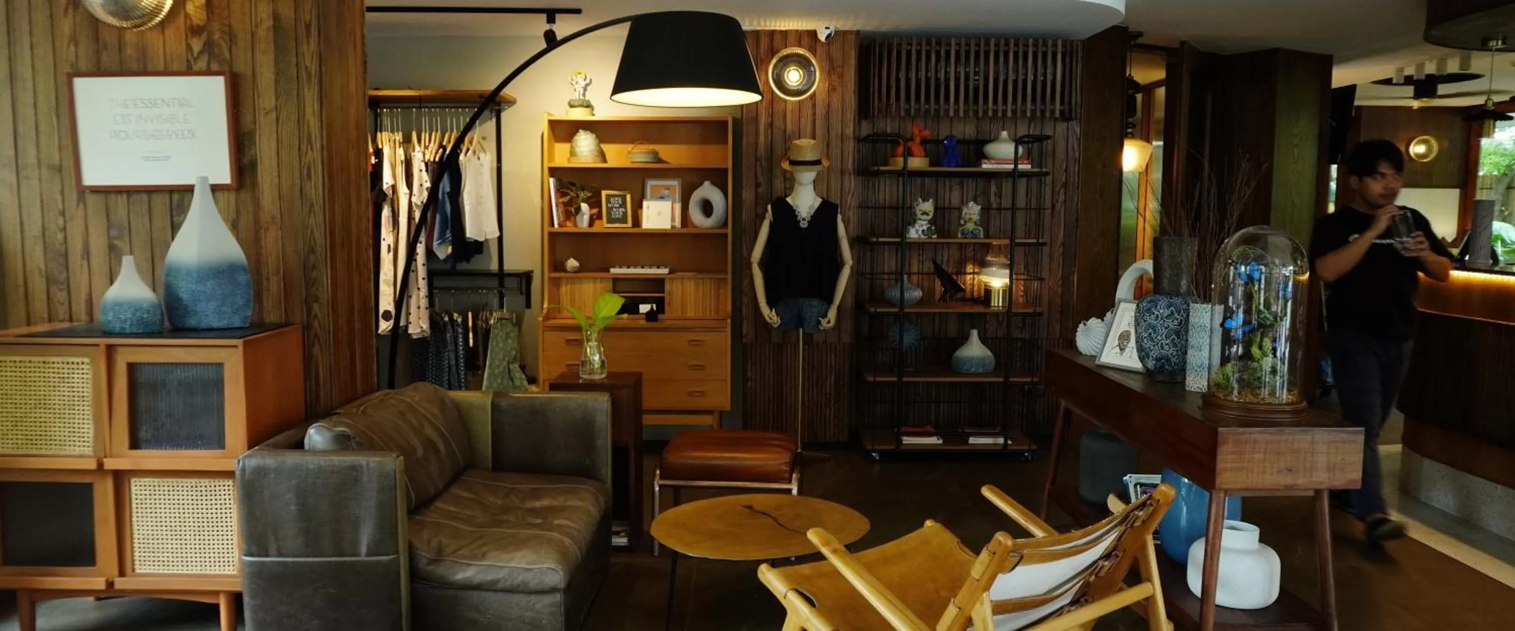 Communal lounge/ TV room in karaarom hotel