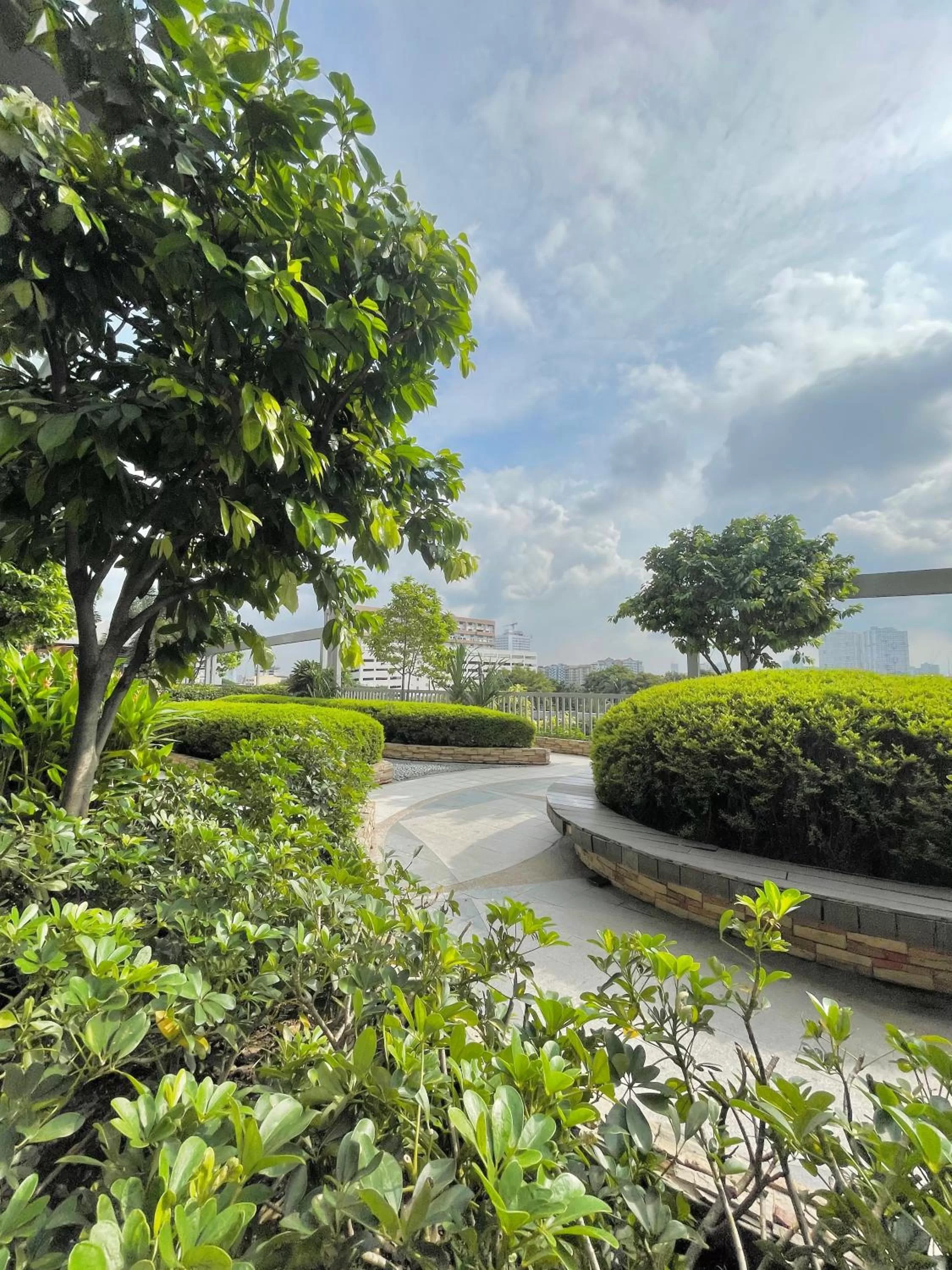 Garden in Cubao, Quezon City Condo Staycation (wifi and netflix ready)