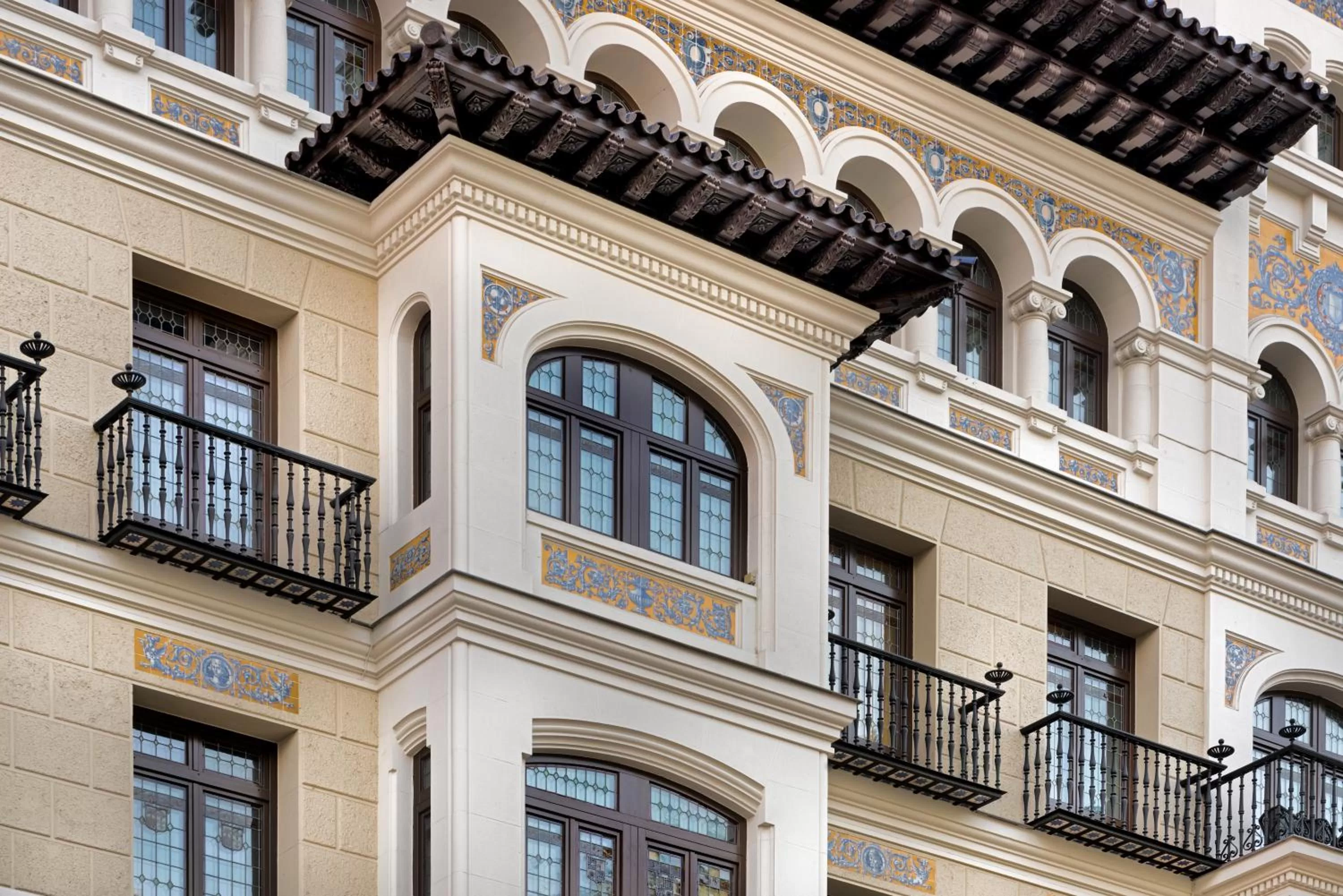 Facade/entrance in Catalonia Gran Vía Madrid