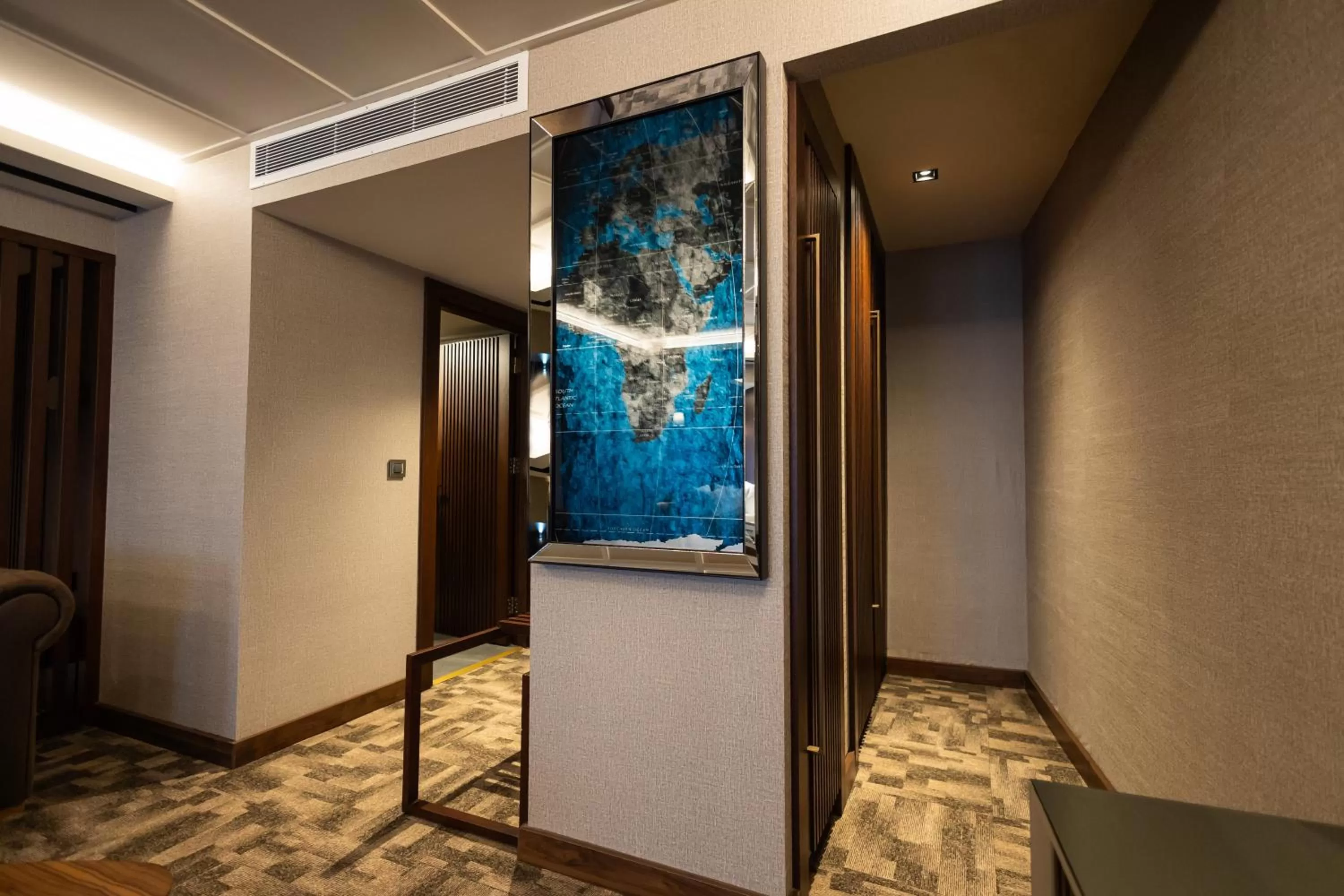 wardrobe in Tonight Hotel Port