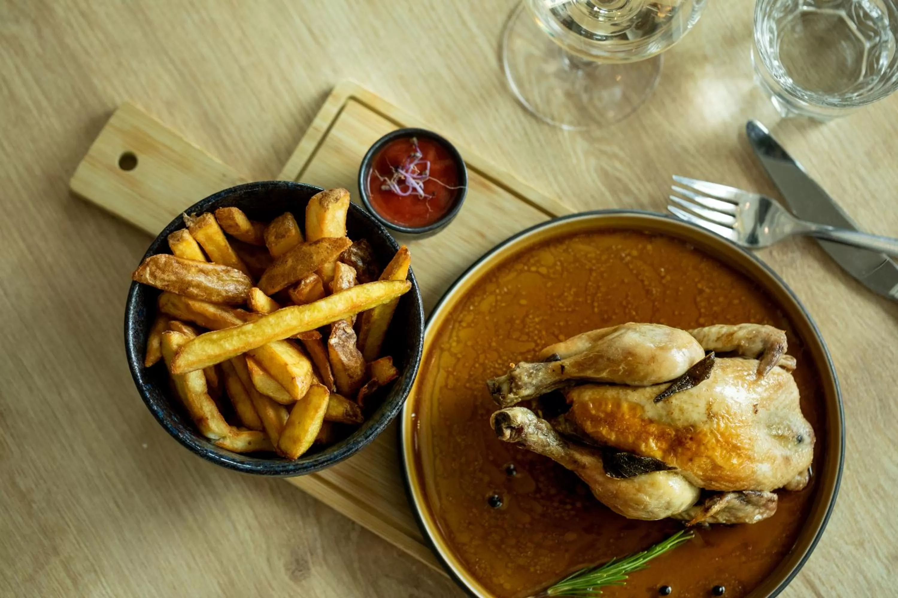 Food and drinks in Holiday Inn Express Amsterdam - North Riverside by IHG