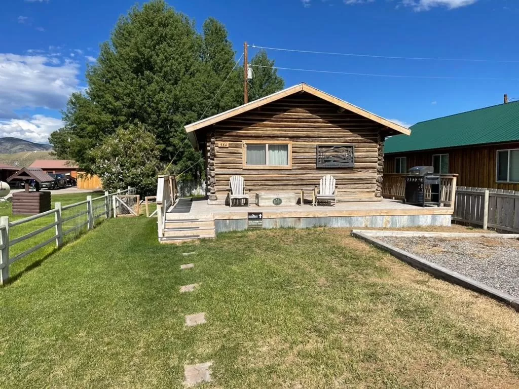 Sportsman Lodge Melrose MT