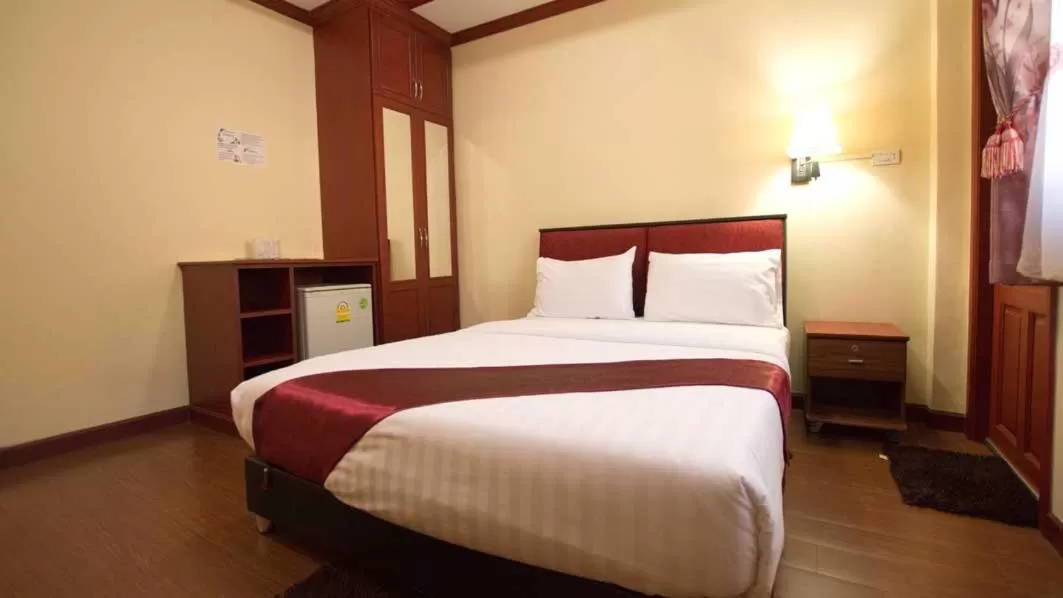 Bed in Bluebird Inn Pattaya