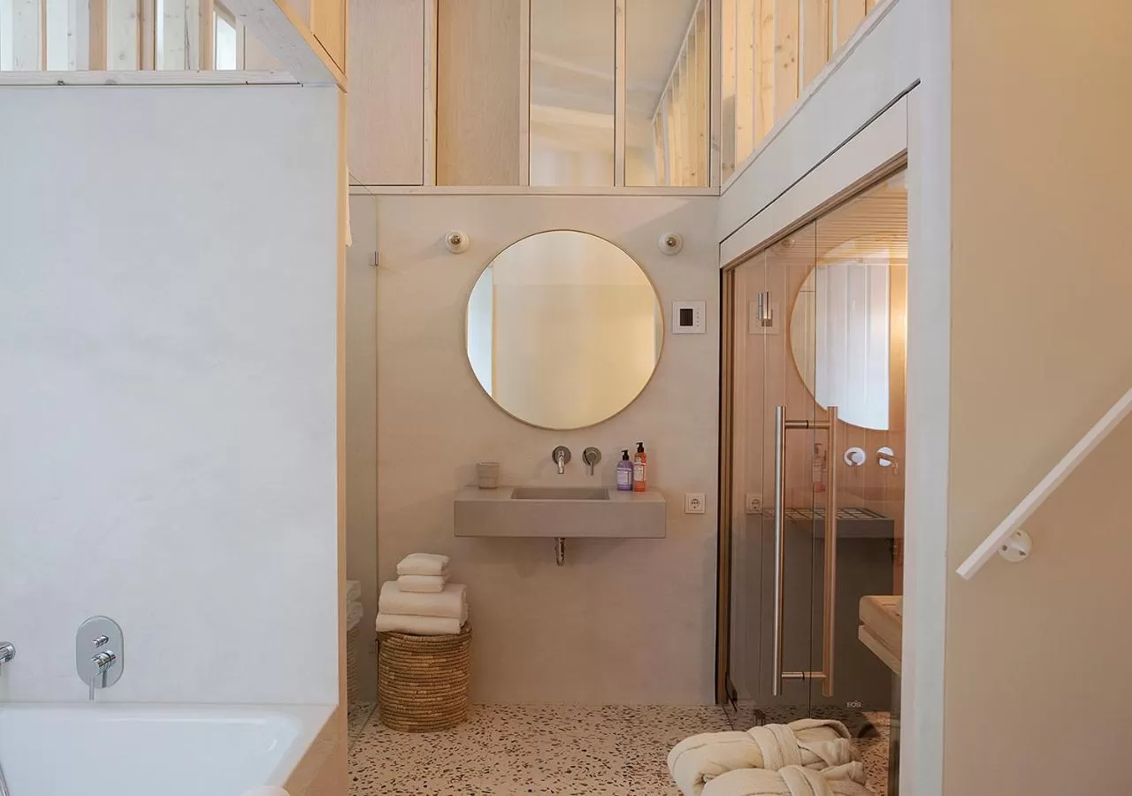 Shower in Michelberger Hotel