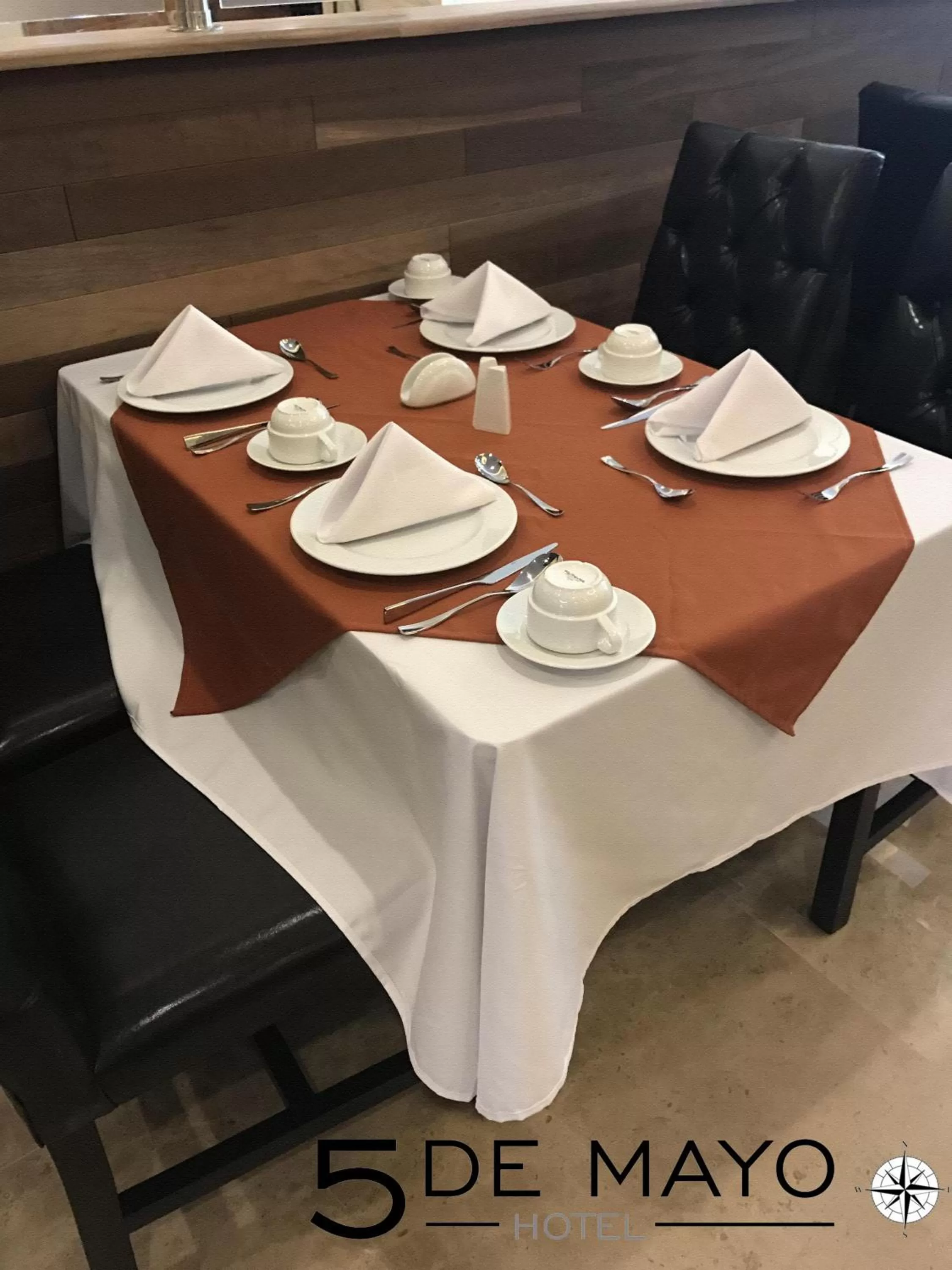 Restaurant/places to eat in Hotel 5 de Mayo