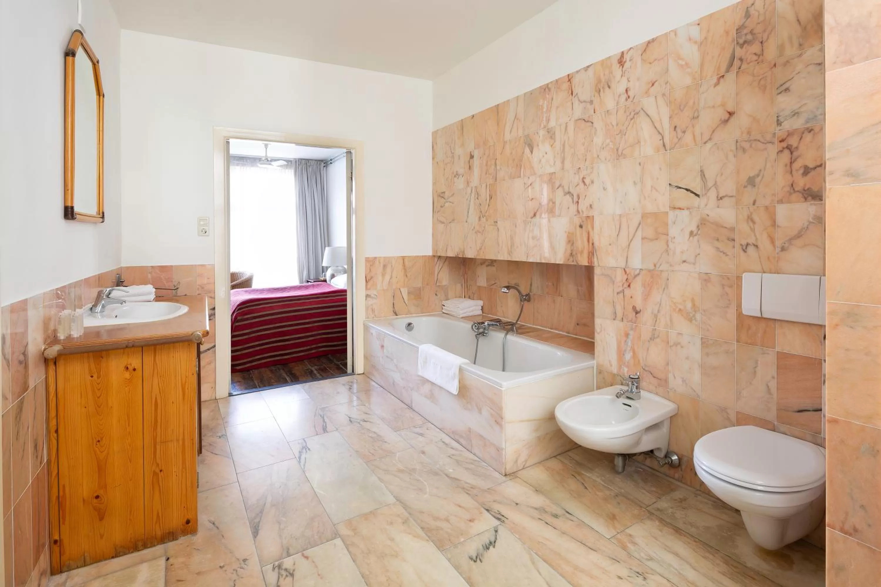 Bathroom in Amsterdam House Hotel