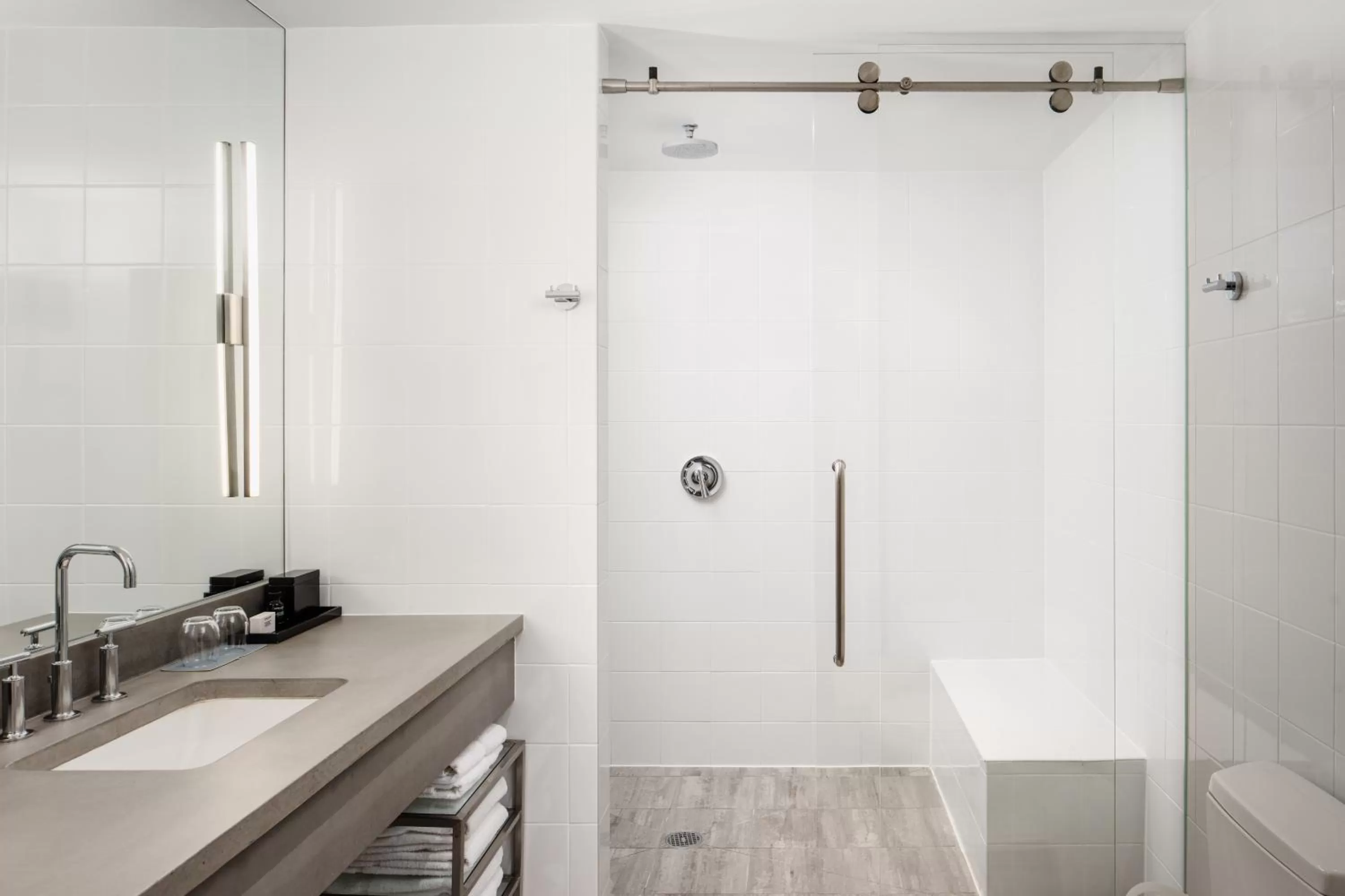 King Room with Rain Shower in Lorien Hotel & Spa