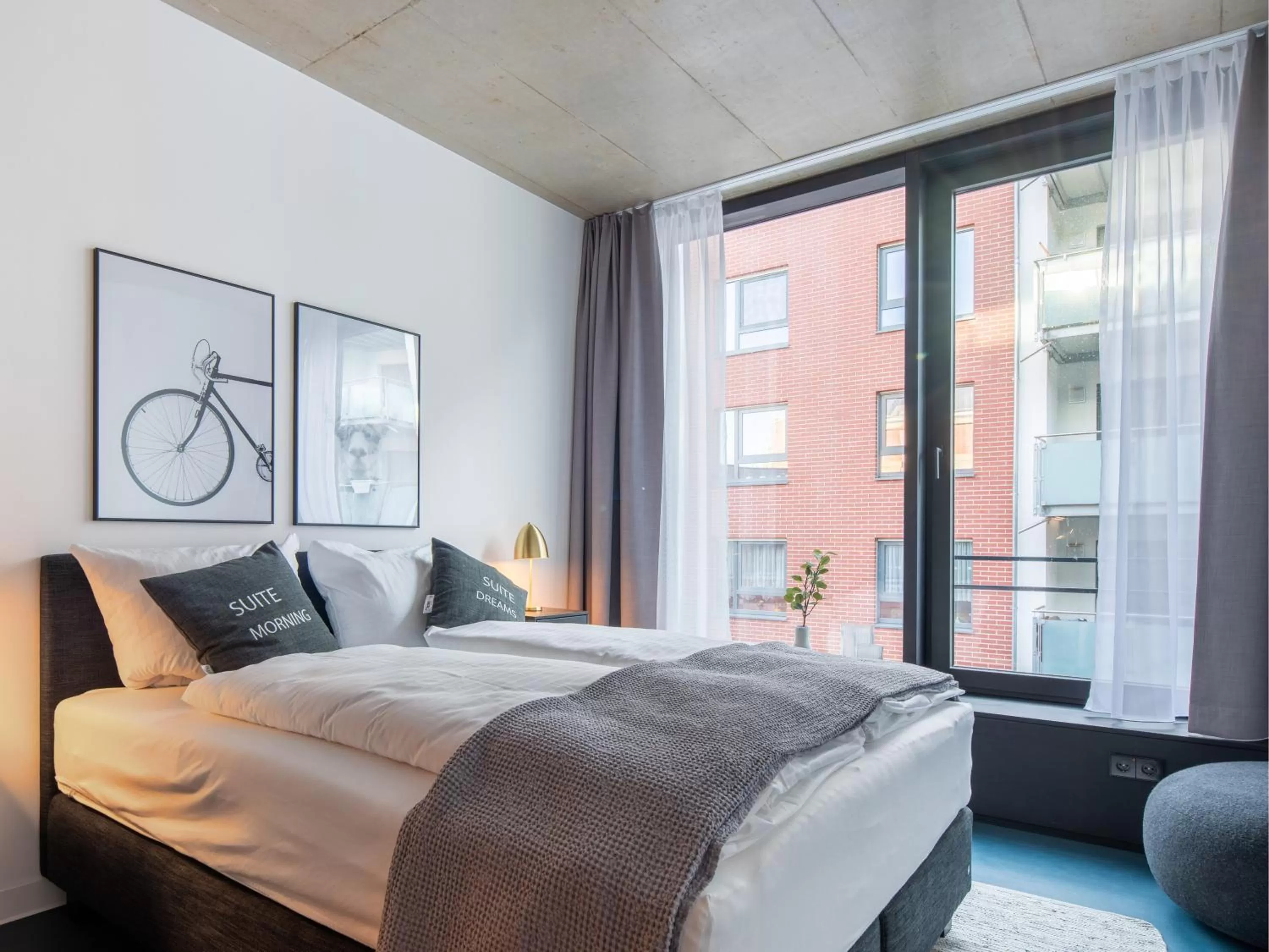 Bed in Limehome Erfurt Maximilian Welsch Str