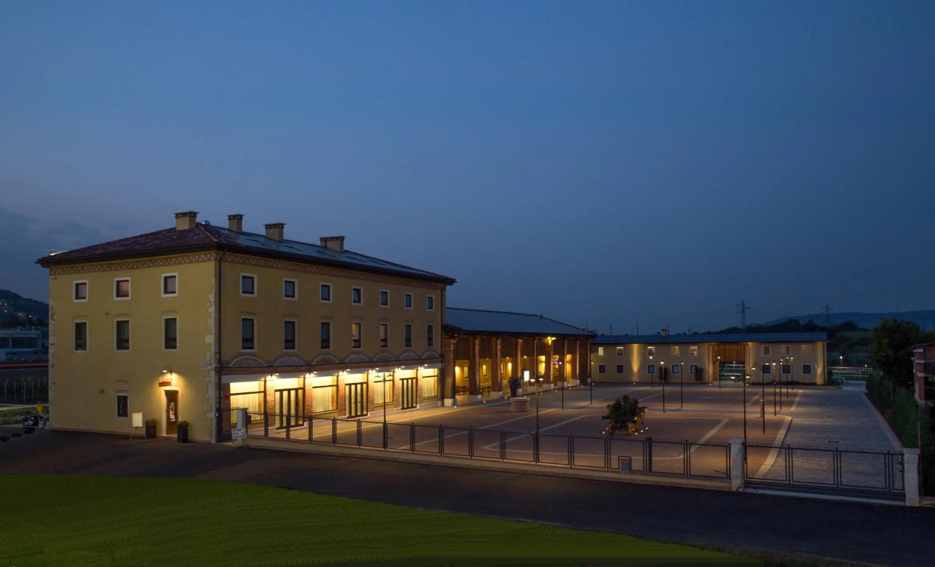 Facade/entrance in Fracanzana Hotel