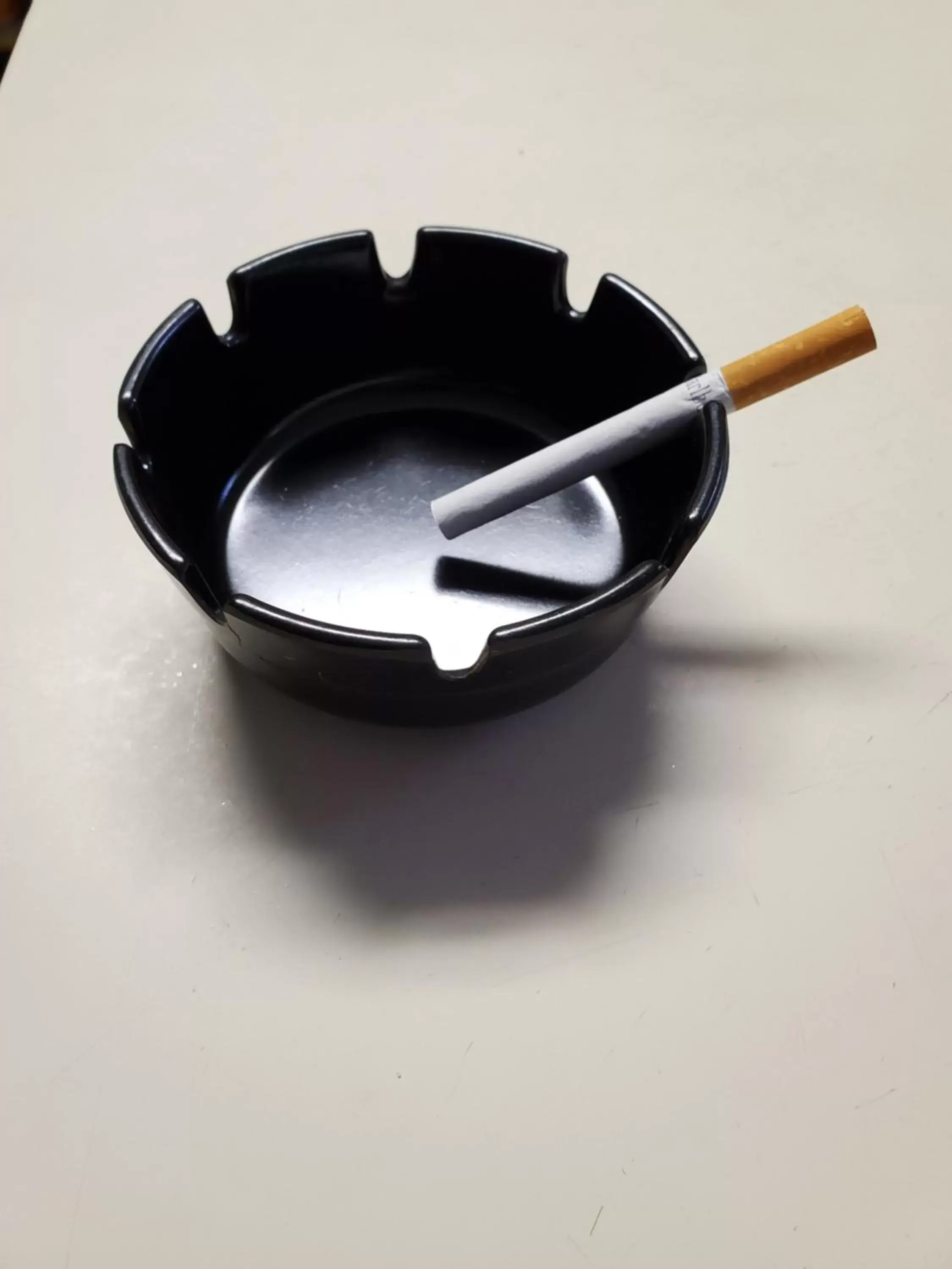 Standard Queen Room - Smoking in Ontario Inn Standard Queen Room - Smoking in Ontario Inn