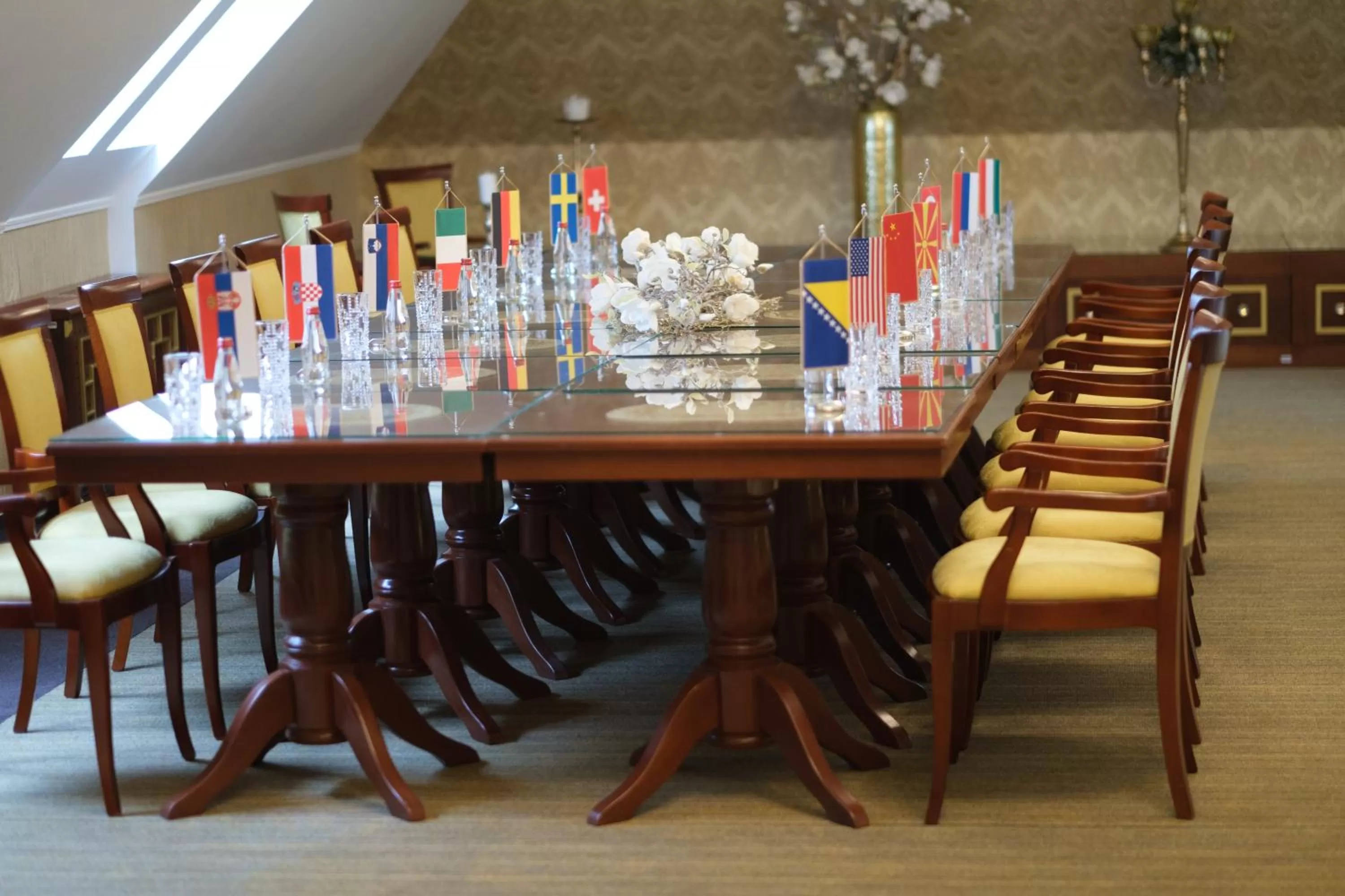 Restaurant/places to eat in Integra Hotel