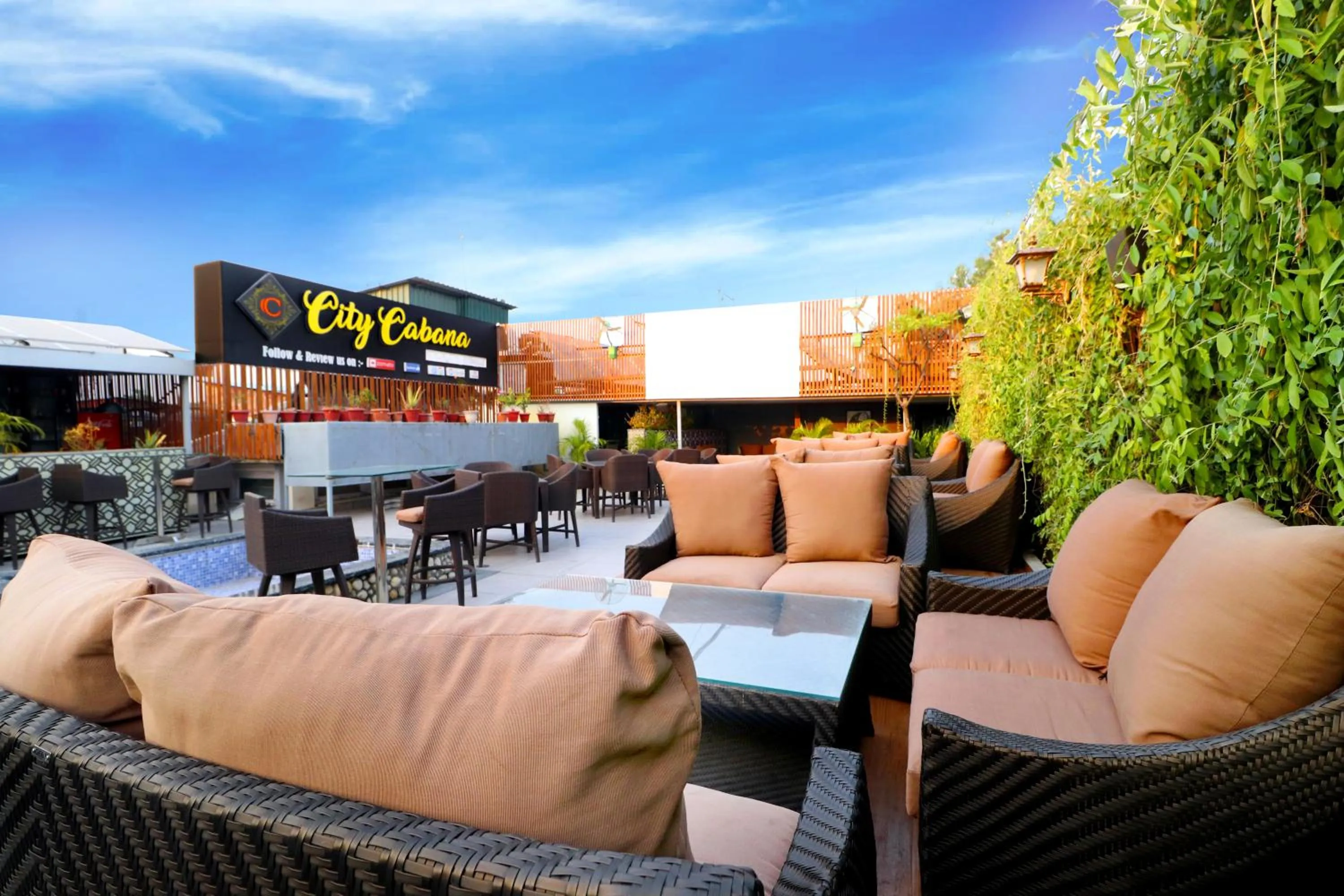 Restaurant/places to eat in Hotel City Heart Premium