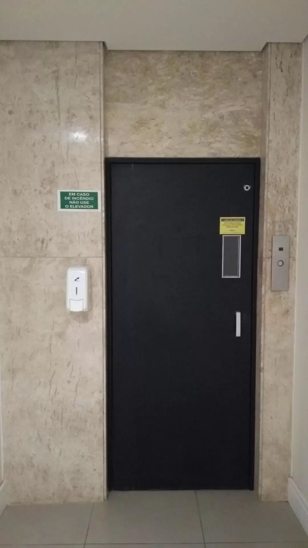 elevator in Hotel Elo Curitiba