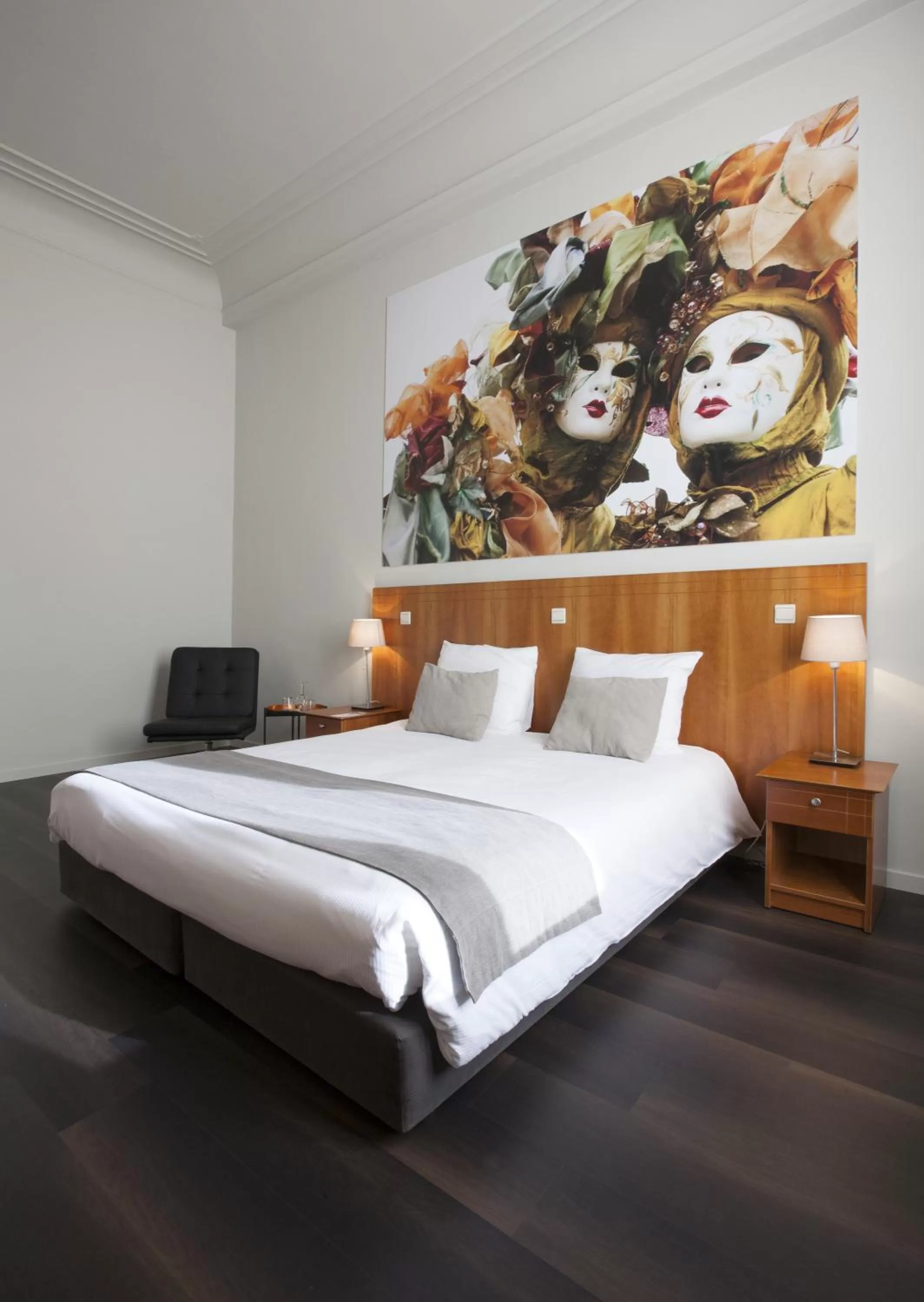 Photo of the whole room, Bed in Theater Hotel Leuven Centrum