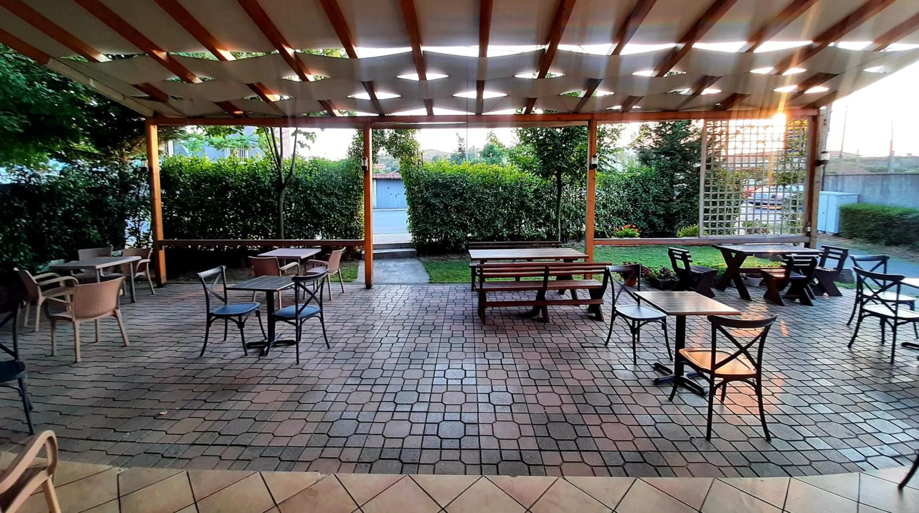 Restaurant/Places to Eat in Hotel Vila Giorgio