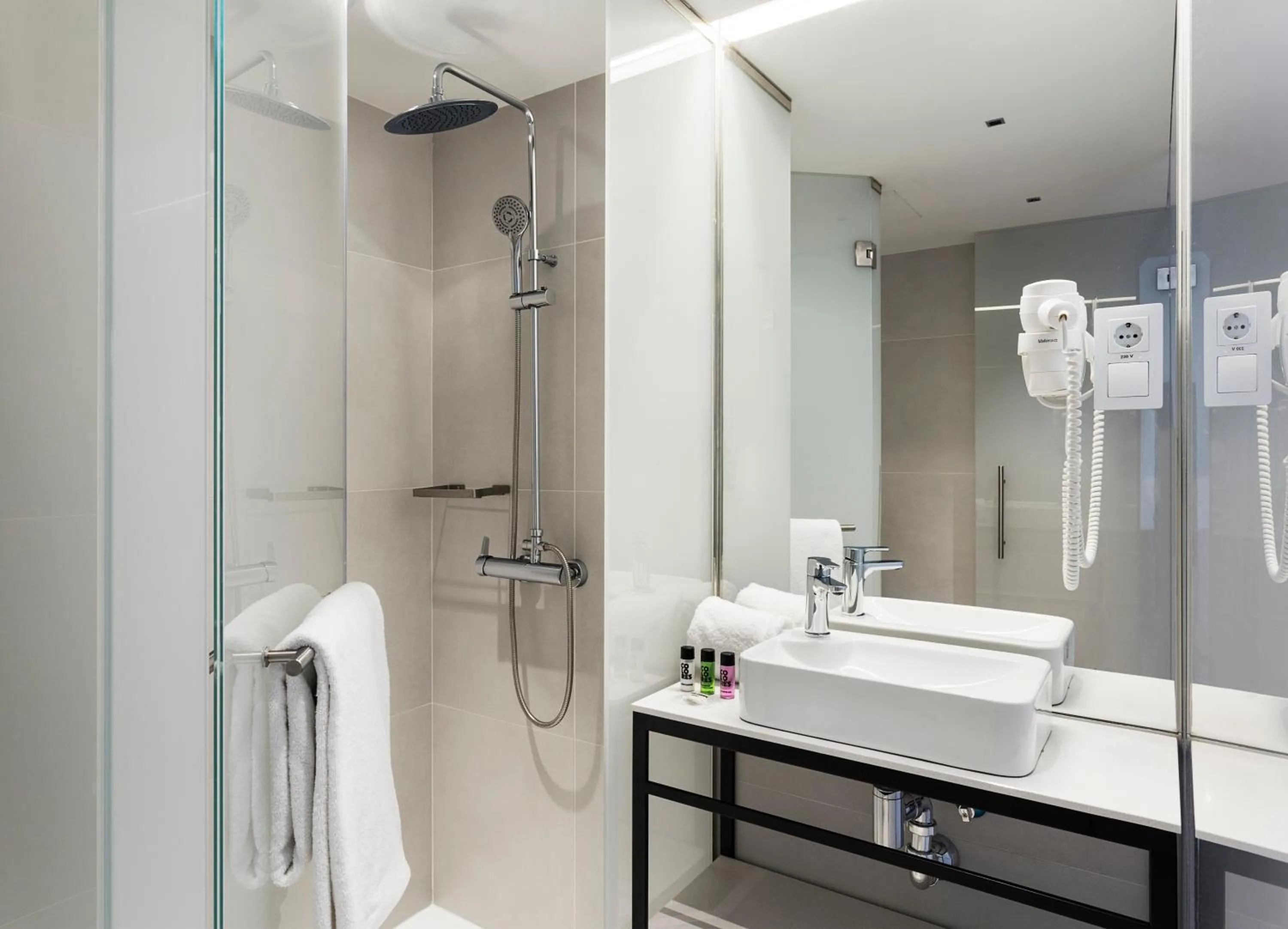 Bathroom in B&B HOTEL Madrid Centro Puerta del Sol