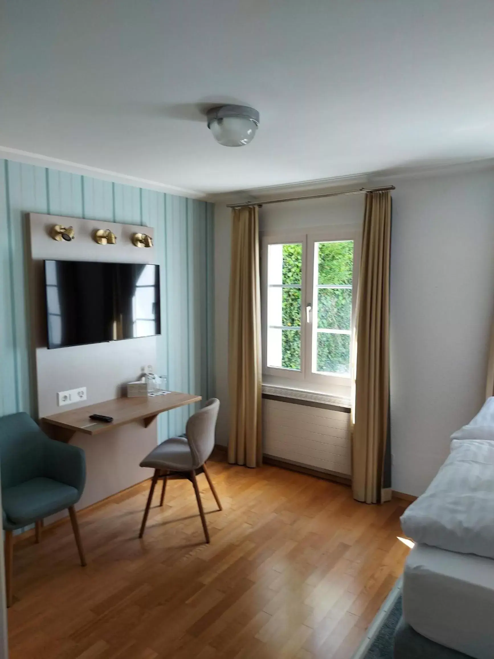 Double Room Standard in Hotel Kreuz by b-smart Double Room Standard in Hotel Kreuz by b-smart