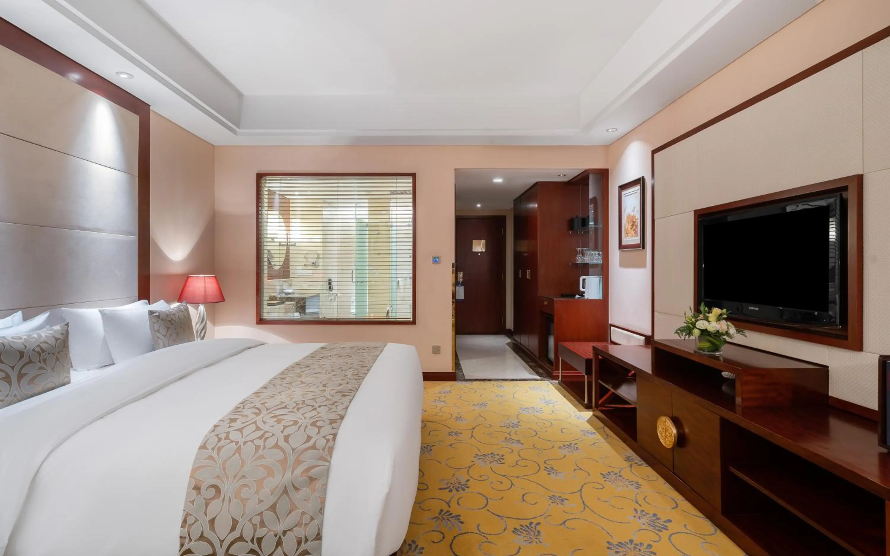 Bed in Howard Johnson Tropical Garden Plaza Kunming Chenggong